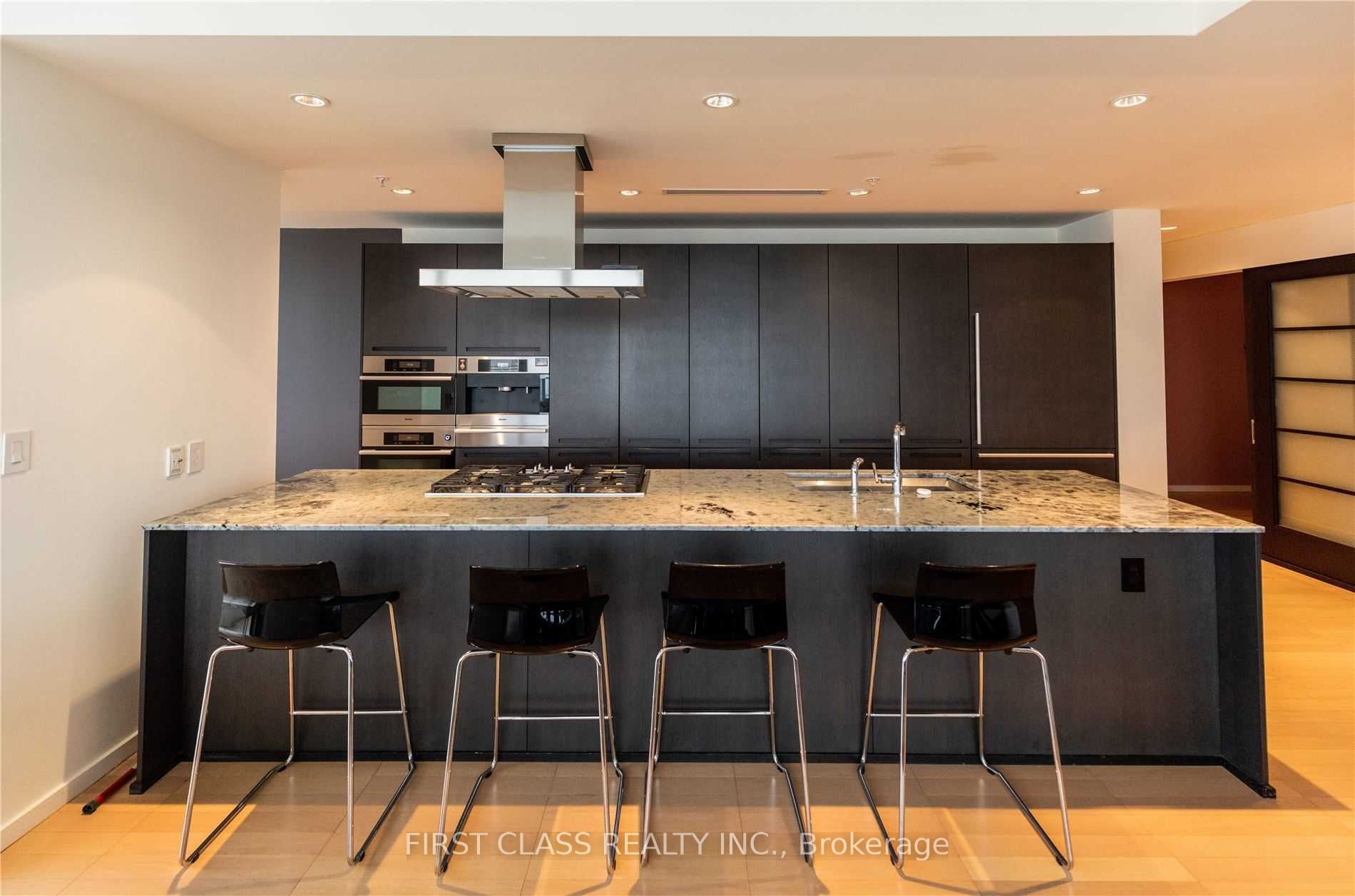 Unit 4106 - 180 University Avenue, Toronto 4