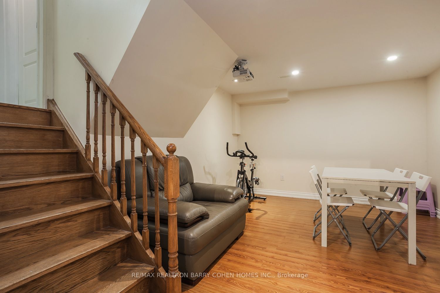 Unit Basement - 12 Longwood Drive, North York 5