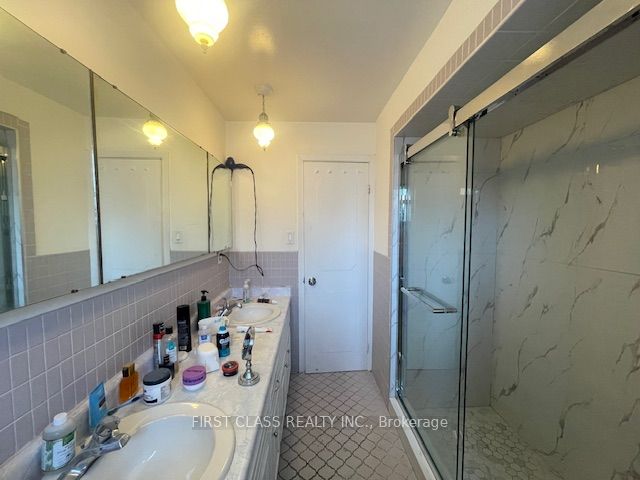 Unit N3 - 93 Peckham Avenue, North York 4