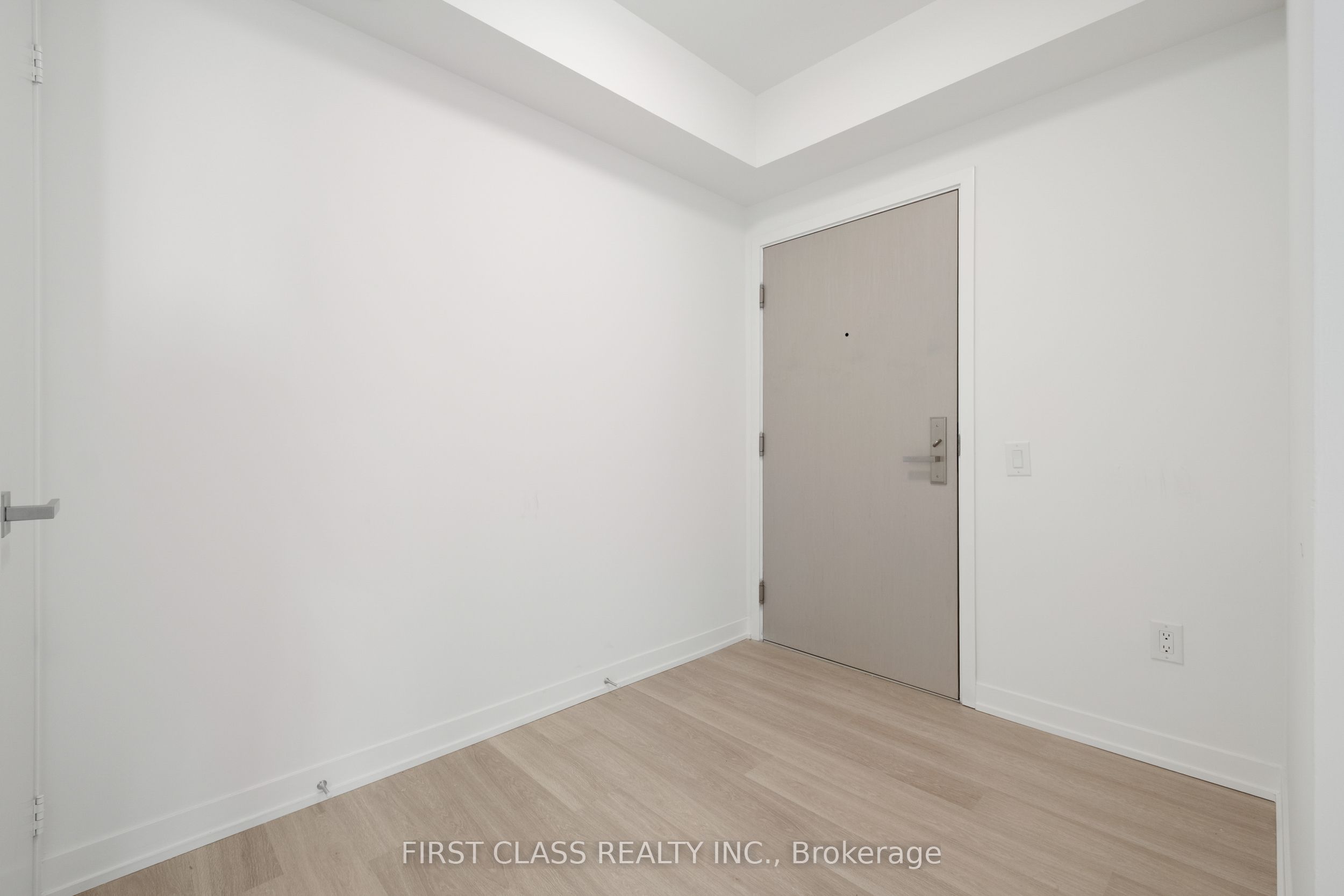 Unit 922 - 500 Wilson Avenue, North York 4