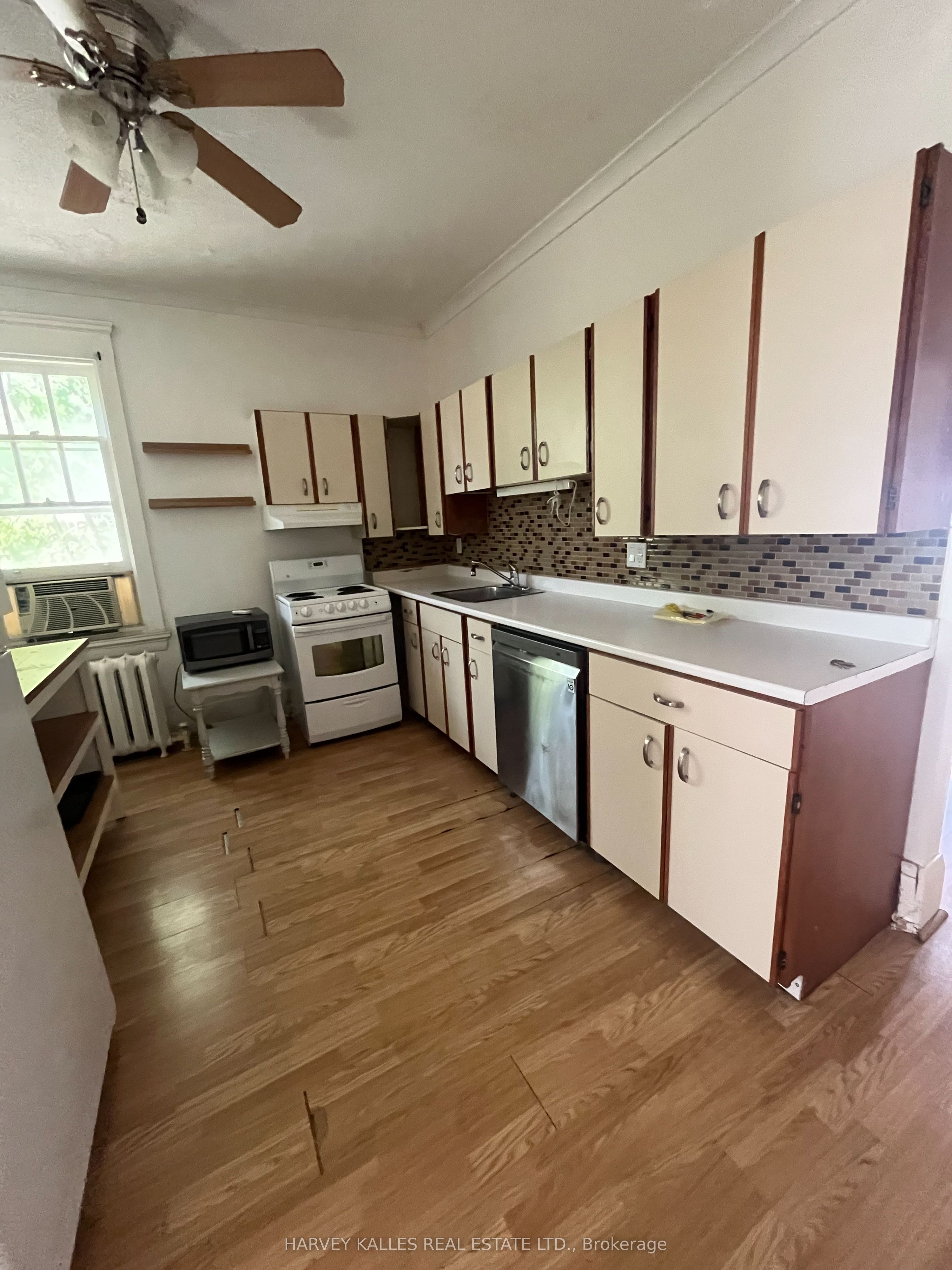 Unit 2 - 440 Avenue Road, Toronto 4