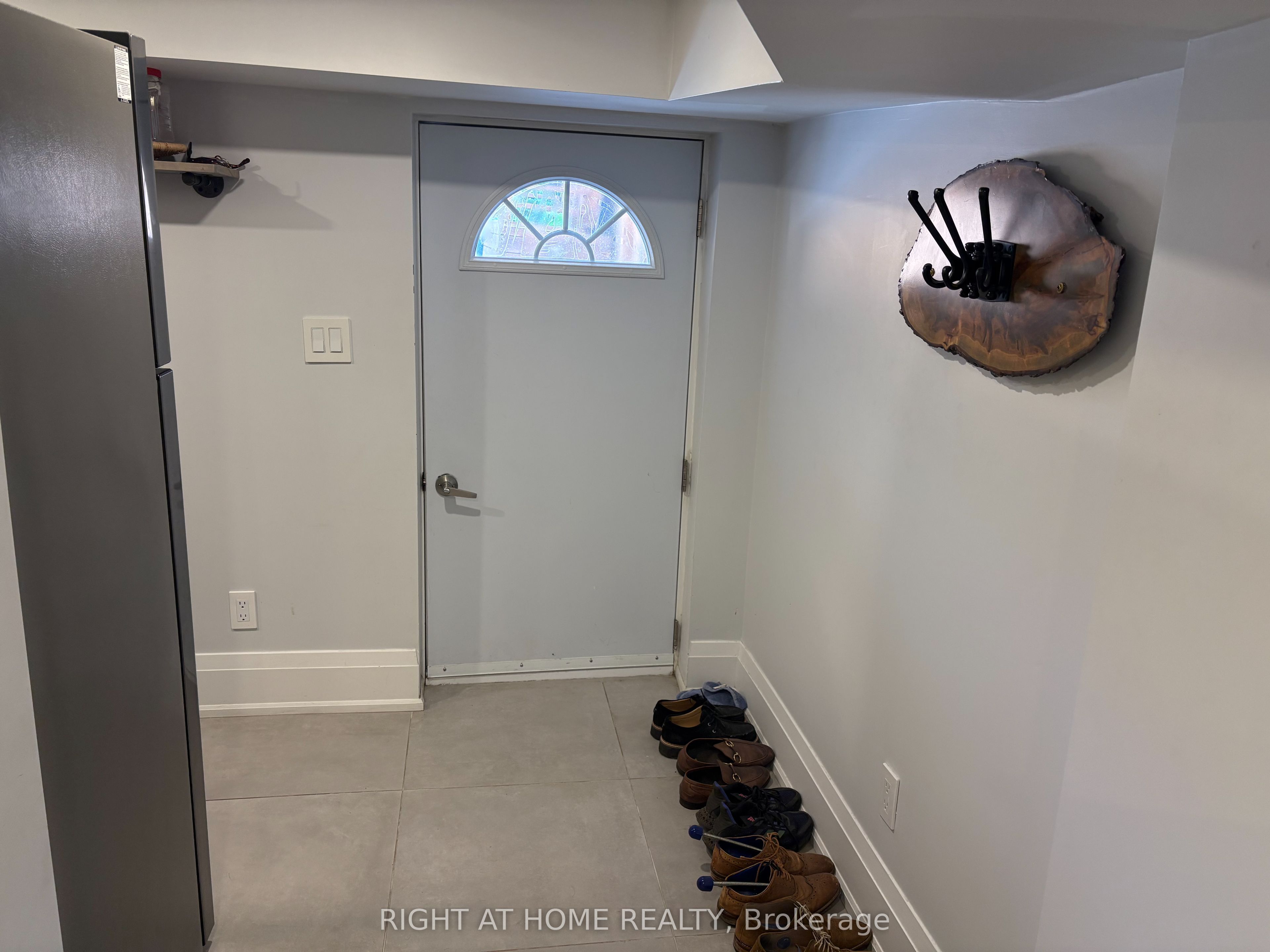 Unit Lower - 39 Amherst Avenue, Toronto 3