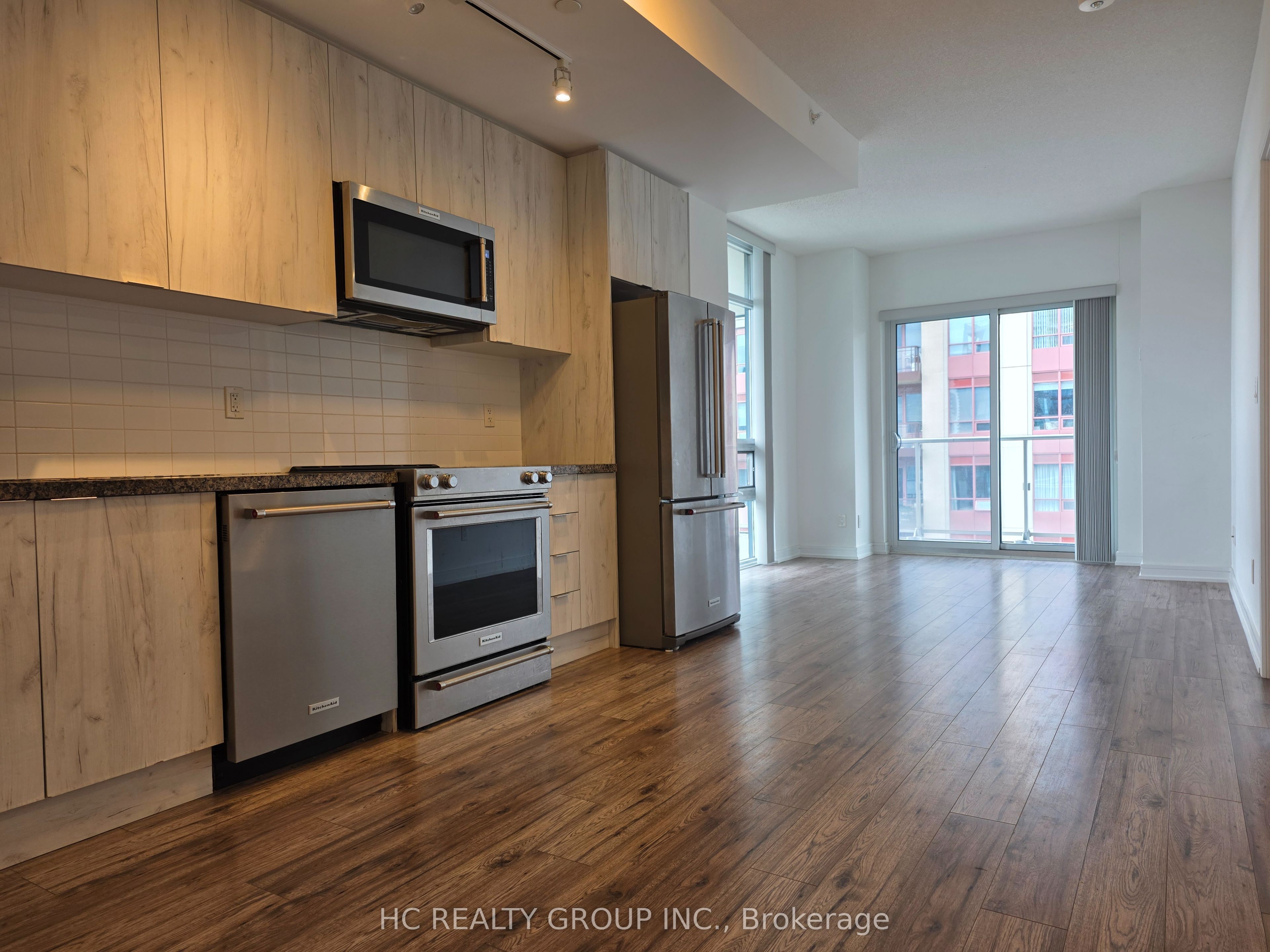 Unit 605 - 621 Sheppard Avenue E, North York 5