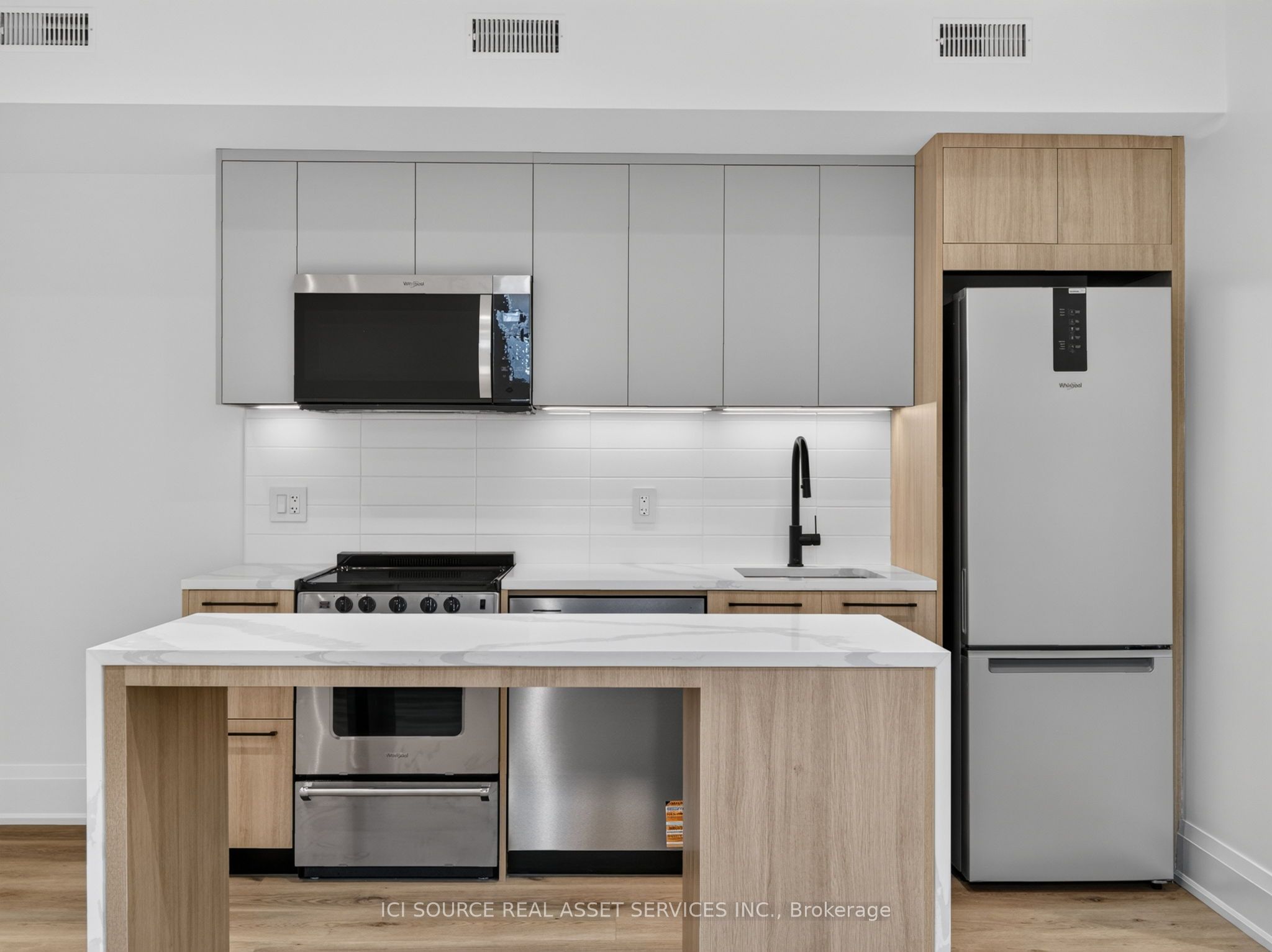 Unit Unit 6 - 28 Norcross Road, North York 4