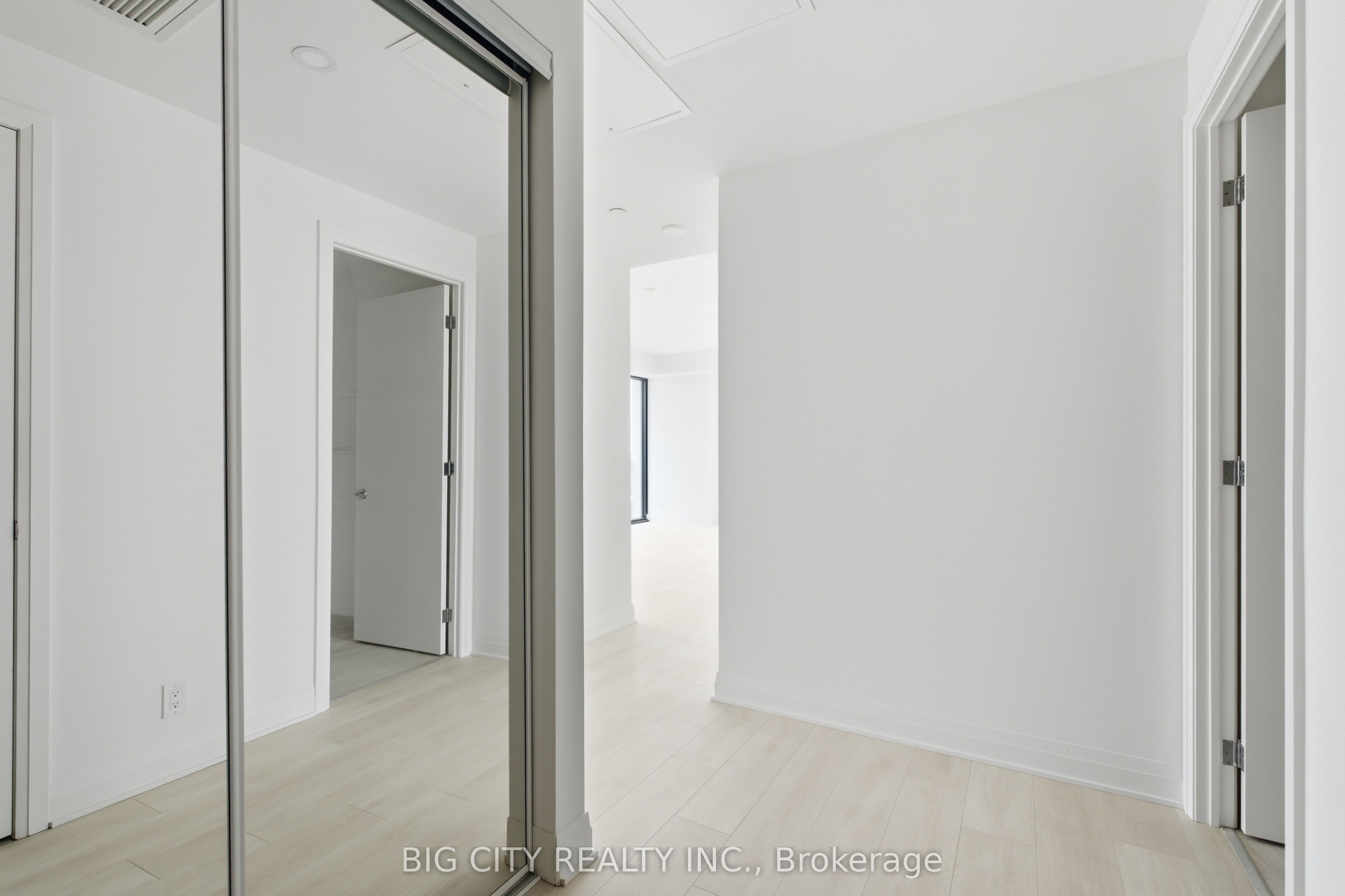 Unit 1002 - 25 Frederick Todd Way, Toronto 2