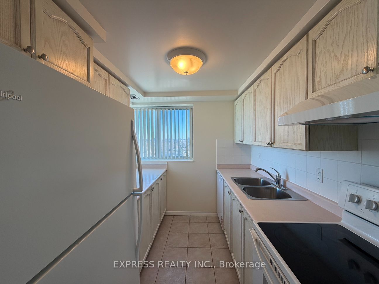 Unit LPH07 - 39 Pemberton Avenue, North York 3