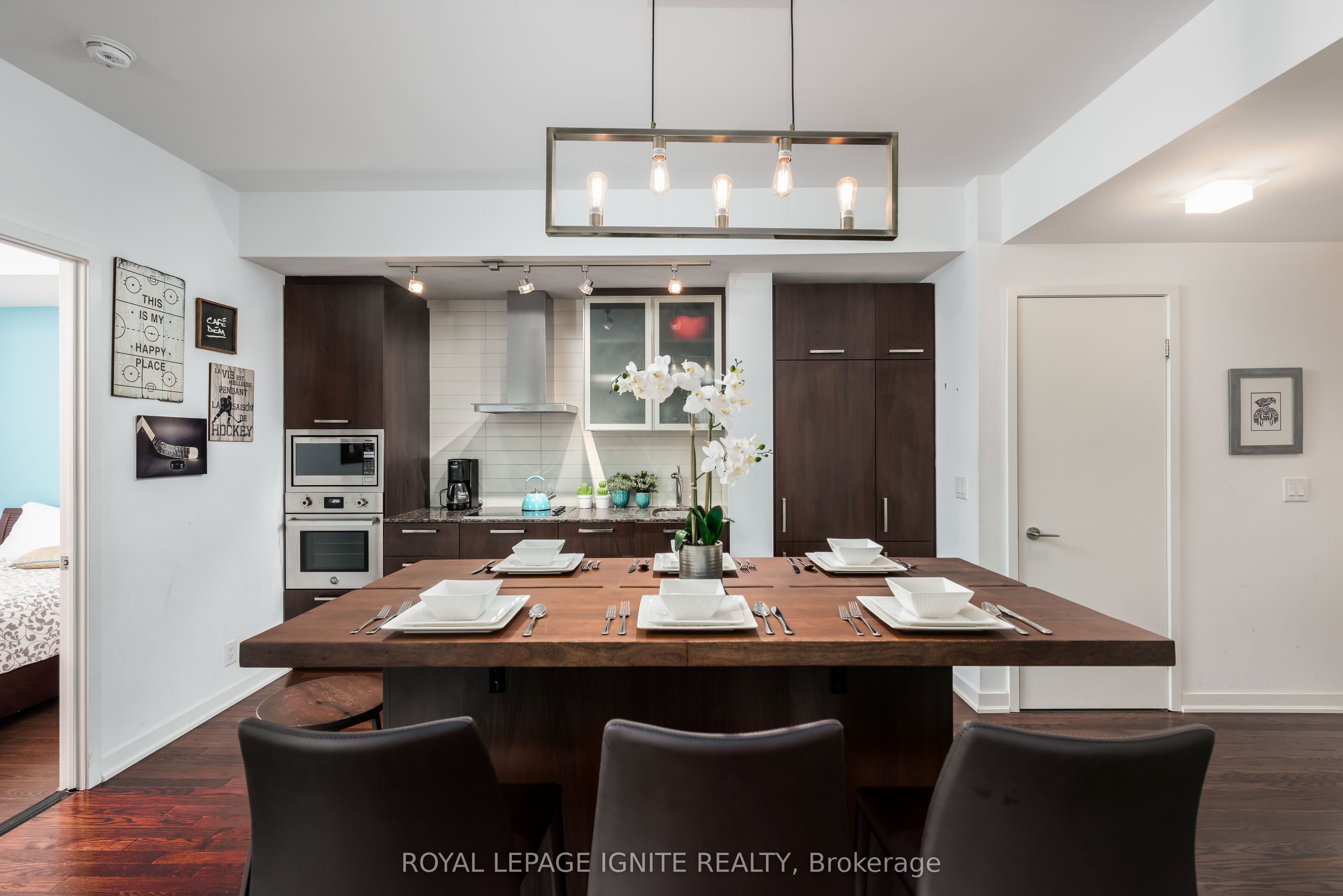 Unit 3303 - 14 York Street, Toronto 3