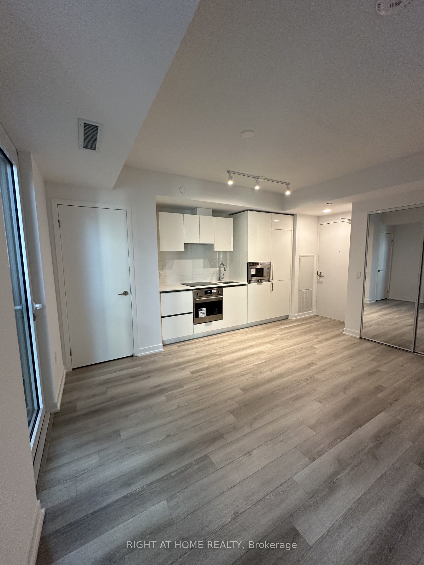 Unit 417 - 121 St Patrick Street, Toronto 3