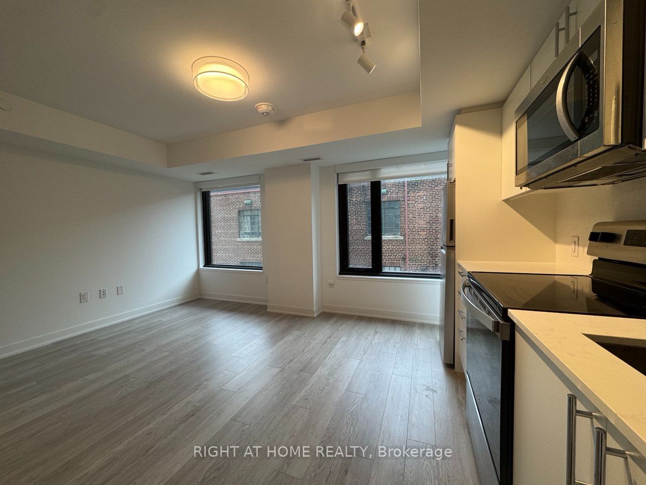 Unit 324 - 3 Strathgowan Avenue, Toronto 3