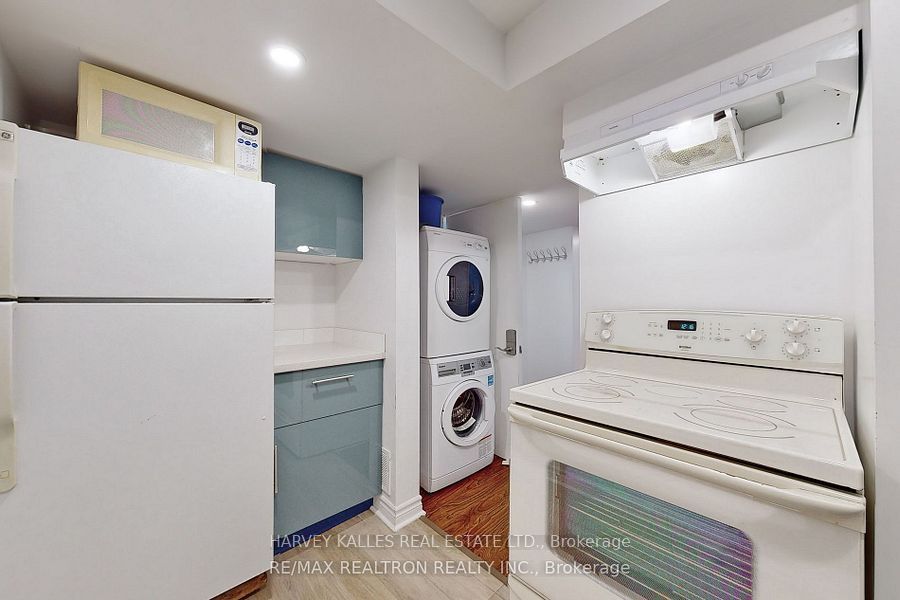 Unit Lower - 142 Combe Avenue, North York 3
