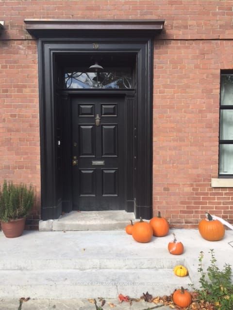 70 Crescent Road, Toronto 2