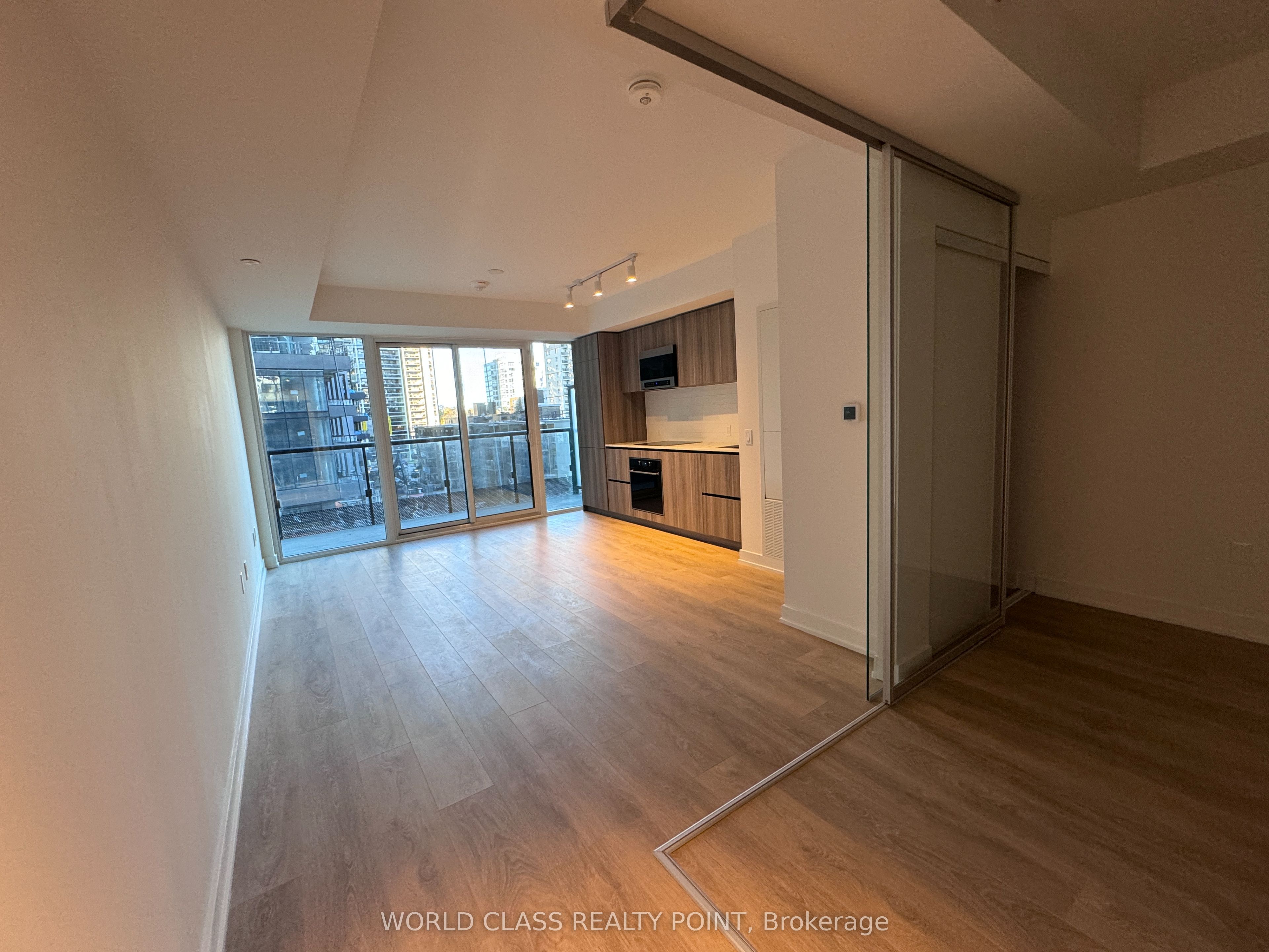 Unit 405 - 117 BROADWAY Avenue, Toronto 3