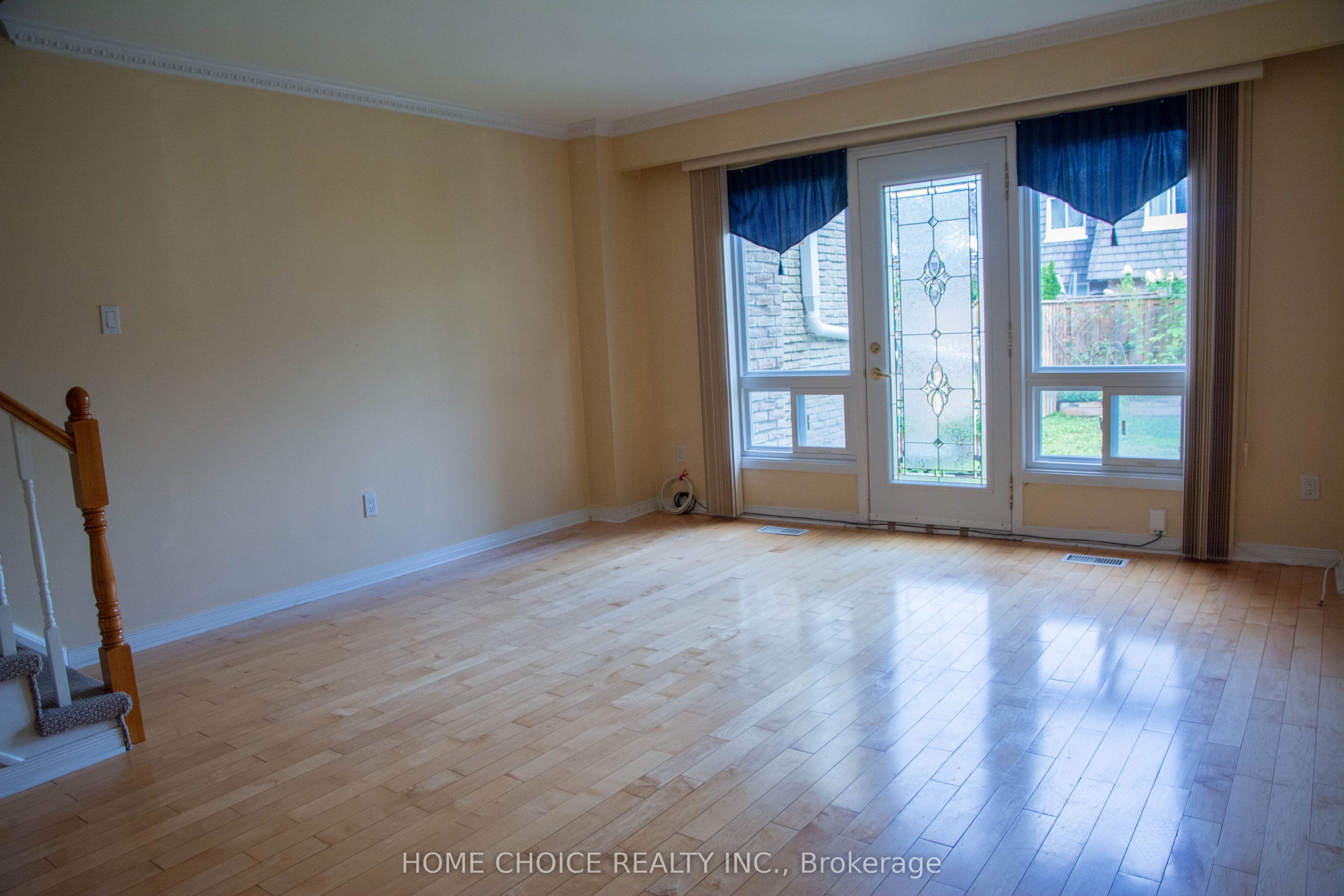 28 Tangle Briarway, North York 4