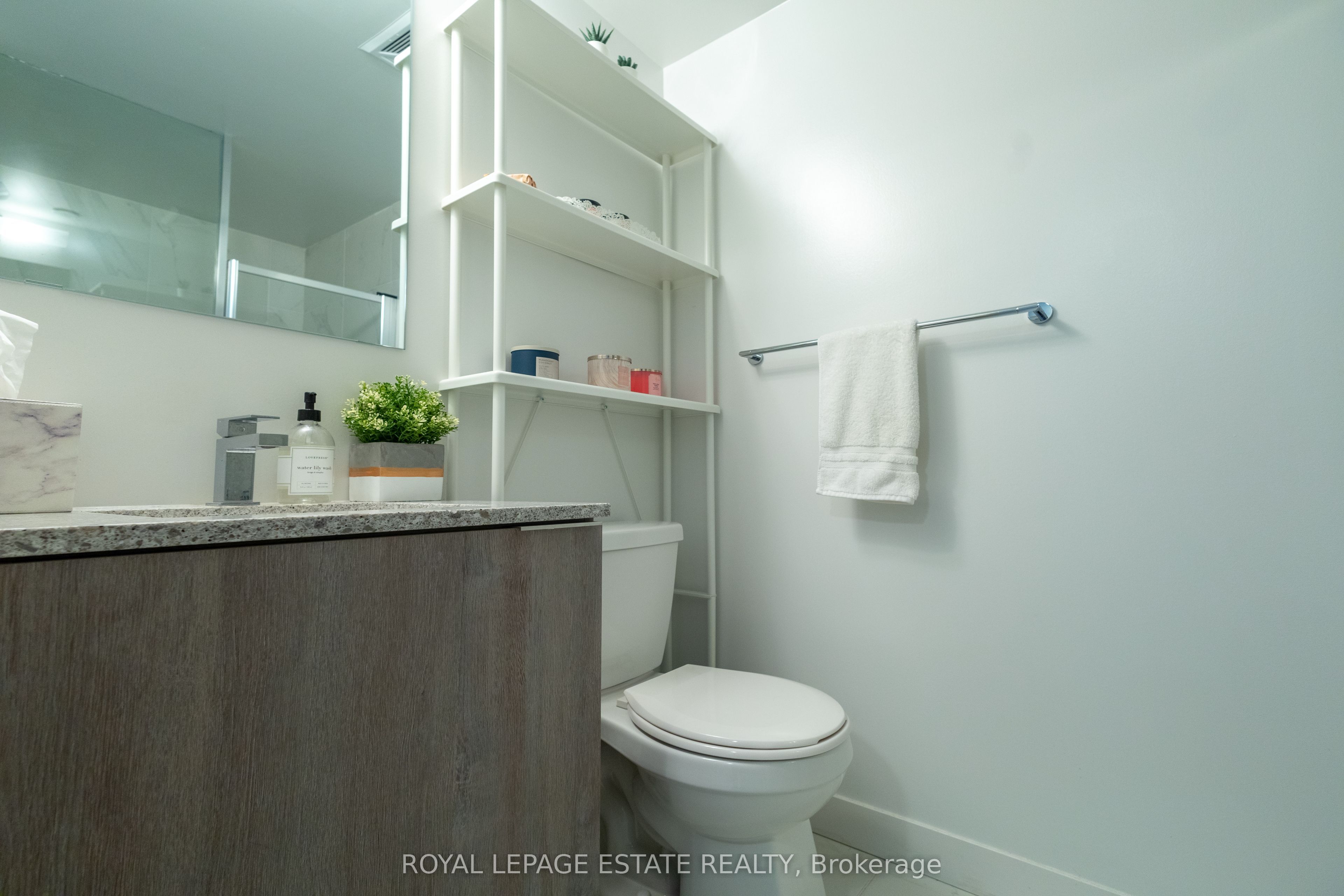 Unit 657 - 31 Tippett Road, North York 4