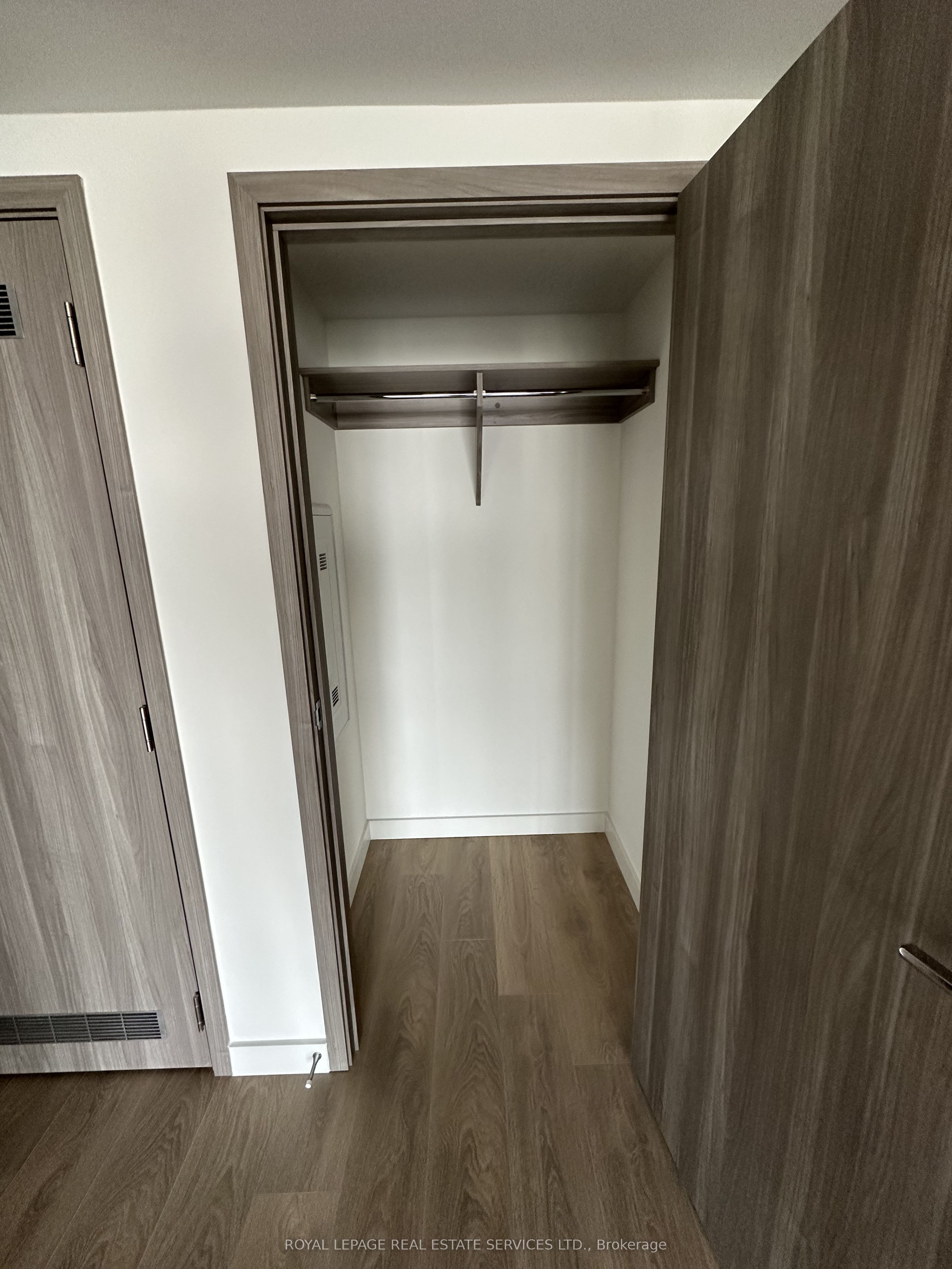 Unit 4615 B - 3 Concord Cityplace Way, Toronto 5