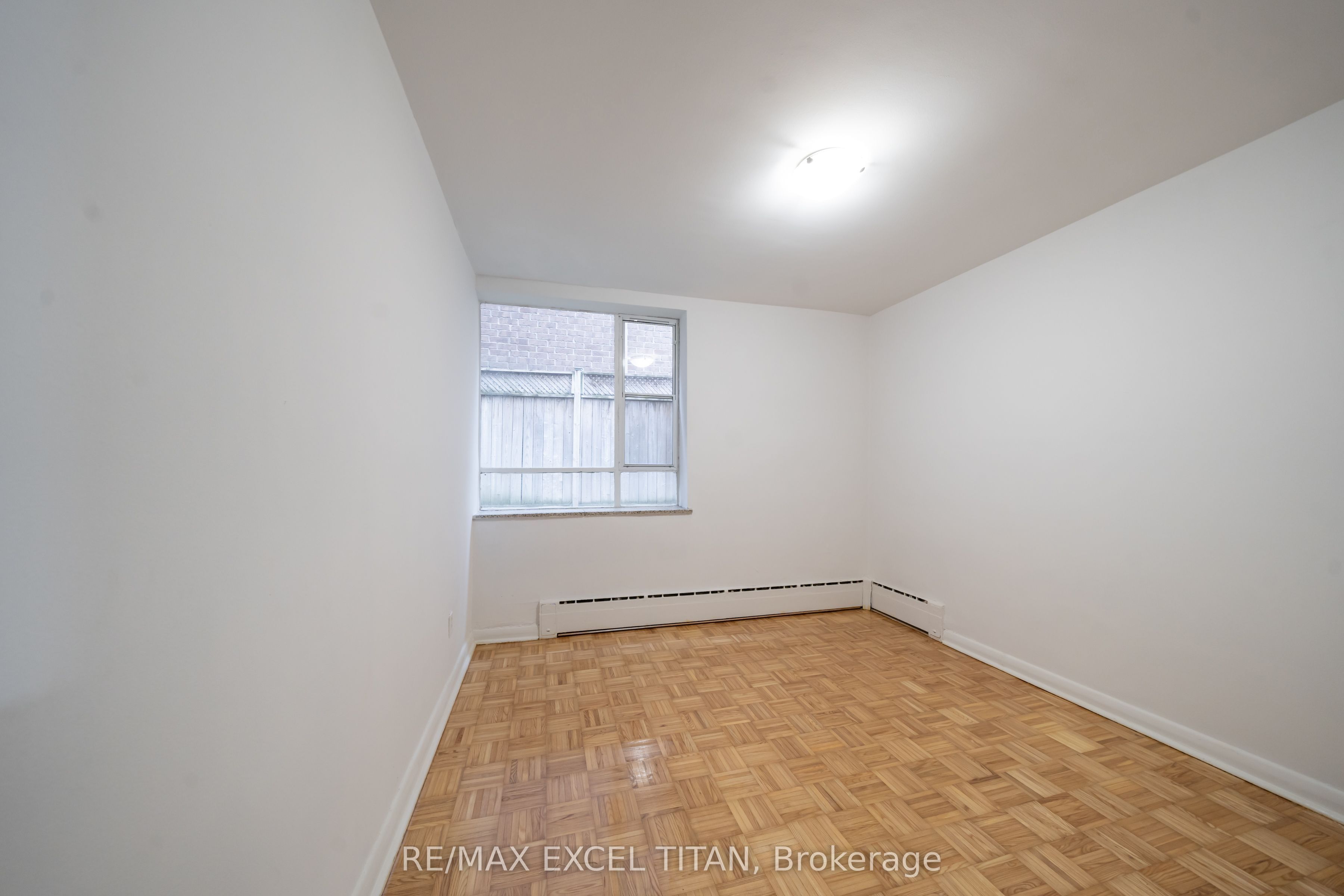 Unit 111 - 77 Erskine Avenue, Toronto 3