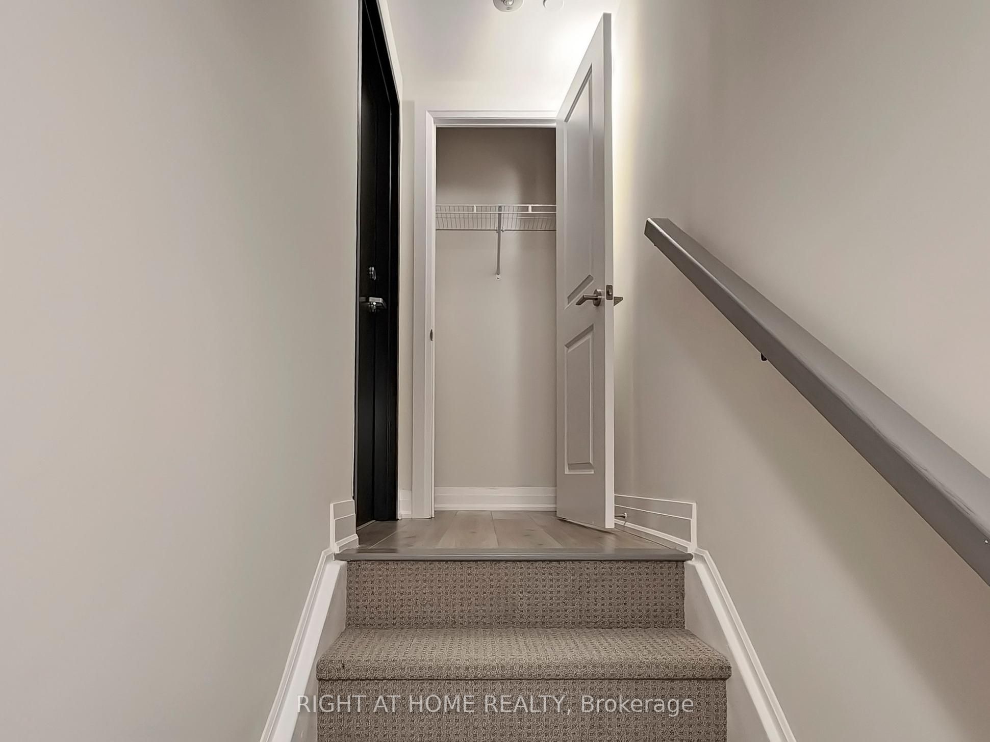 Unit 30 - 851 Sheppard Avenue W, North York 4