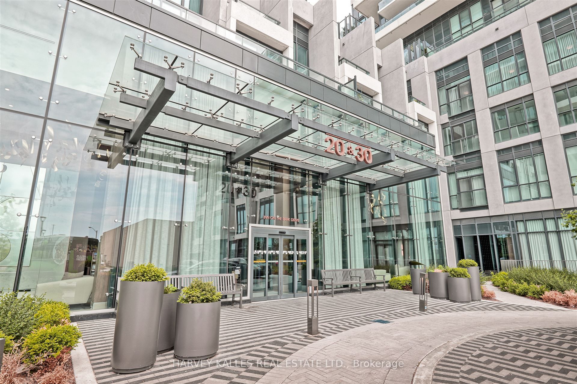 Unit 4209 - 30 Inn On The Park Drive, North York 3