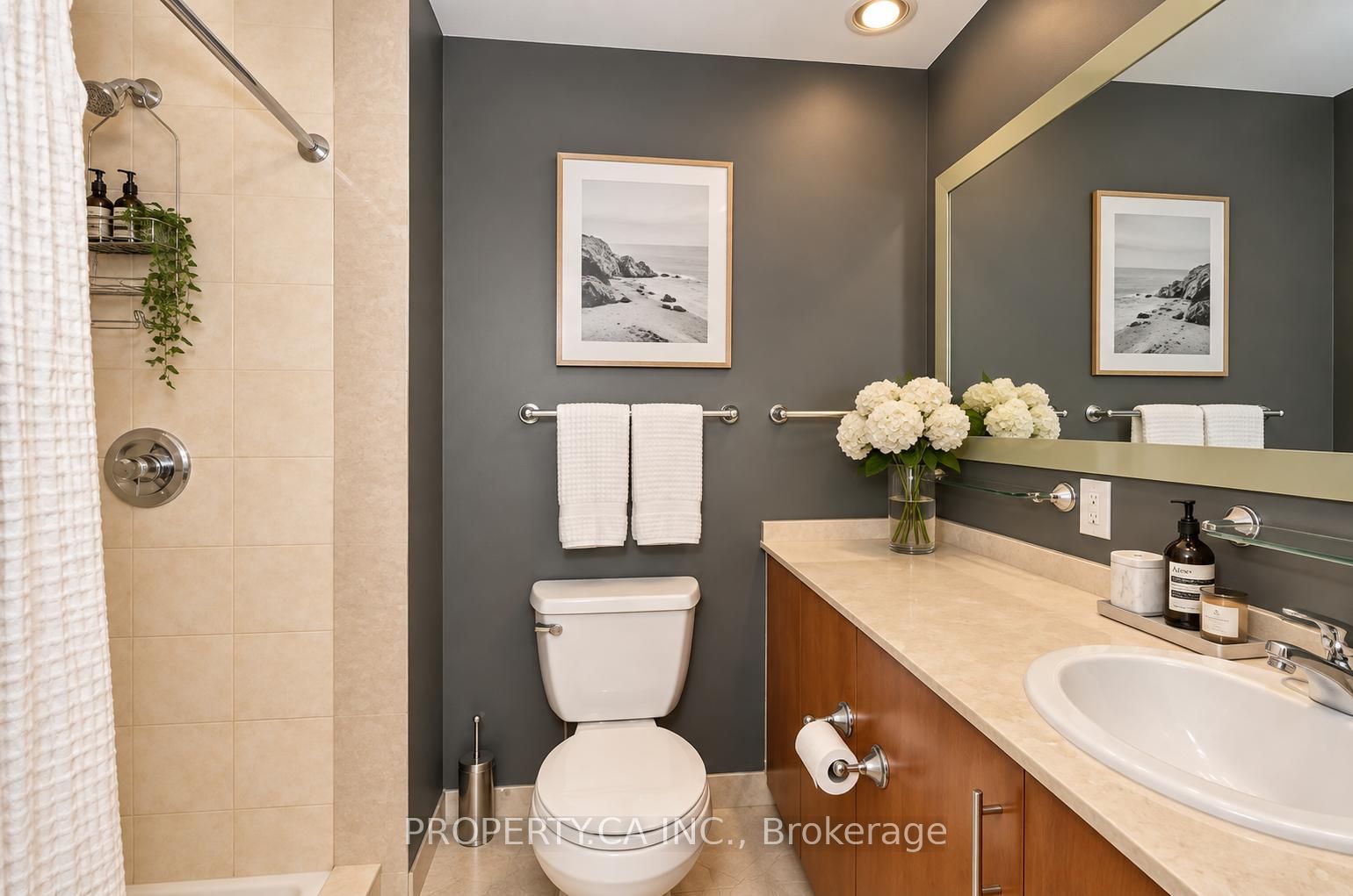 Unit 3708 - 1 King Street W, Toronto 4