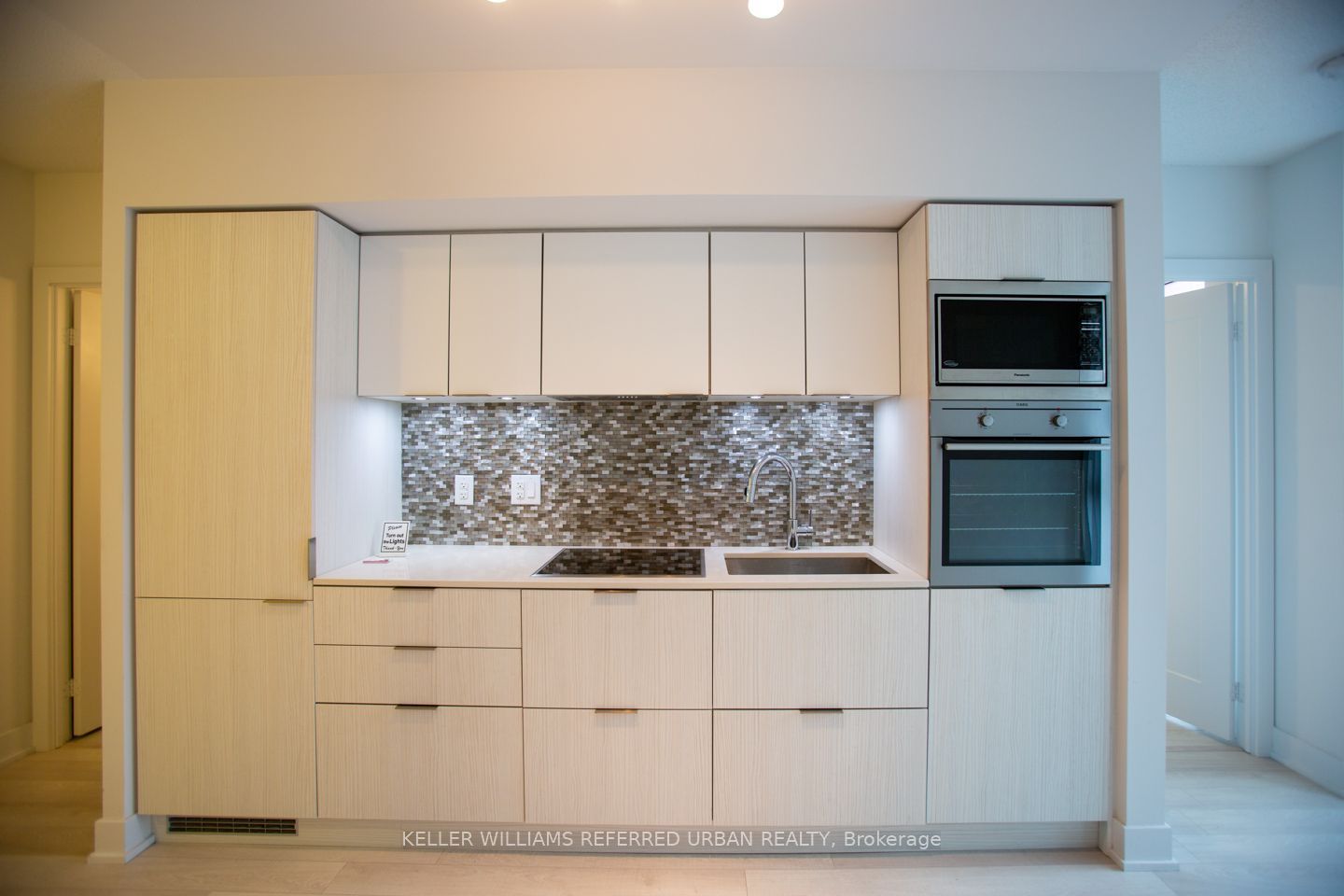 Unit 908 - 318 Richmond Street W, Toronto 5