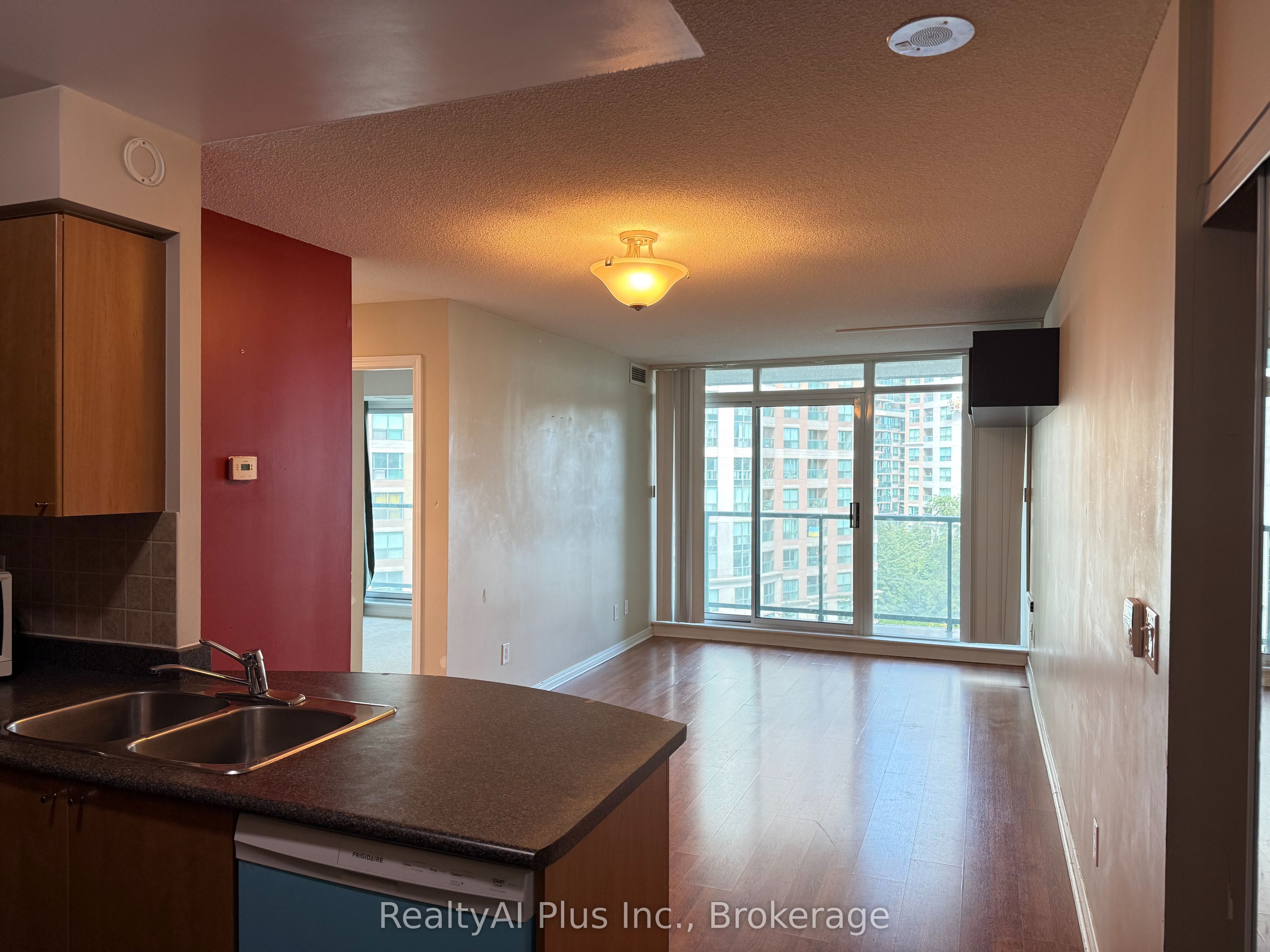 Unit 608 - 5500 Yonge Street, North York 5