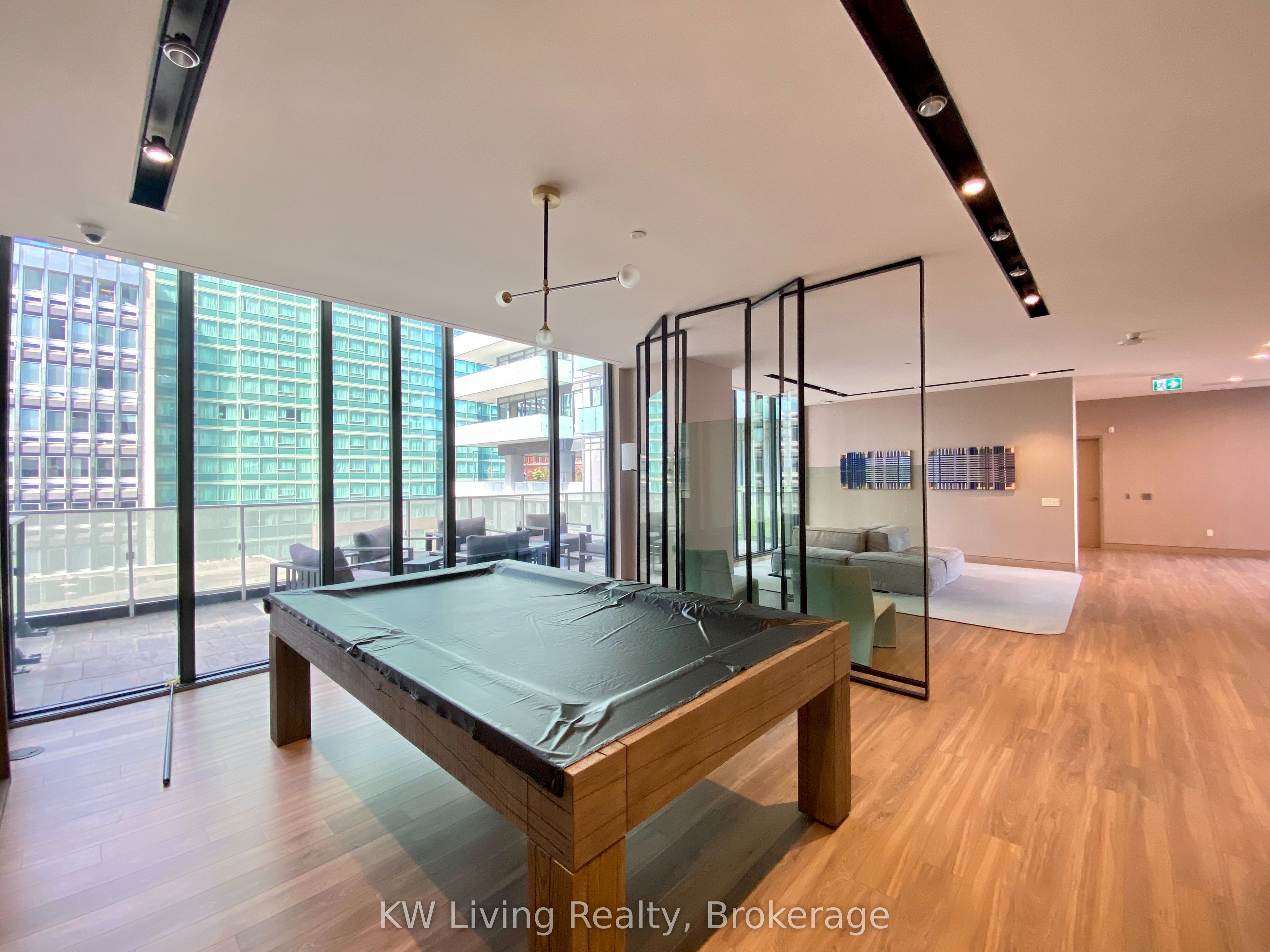 Unit 716 - 25 Richmond Street E, Toronto 5