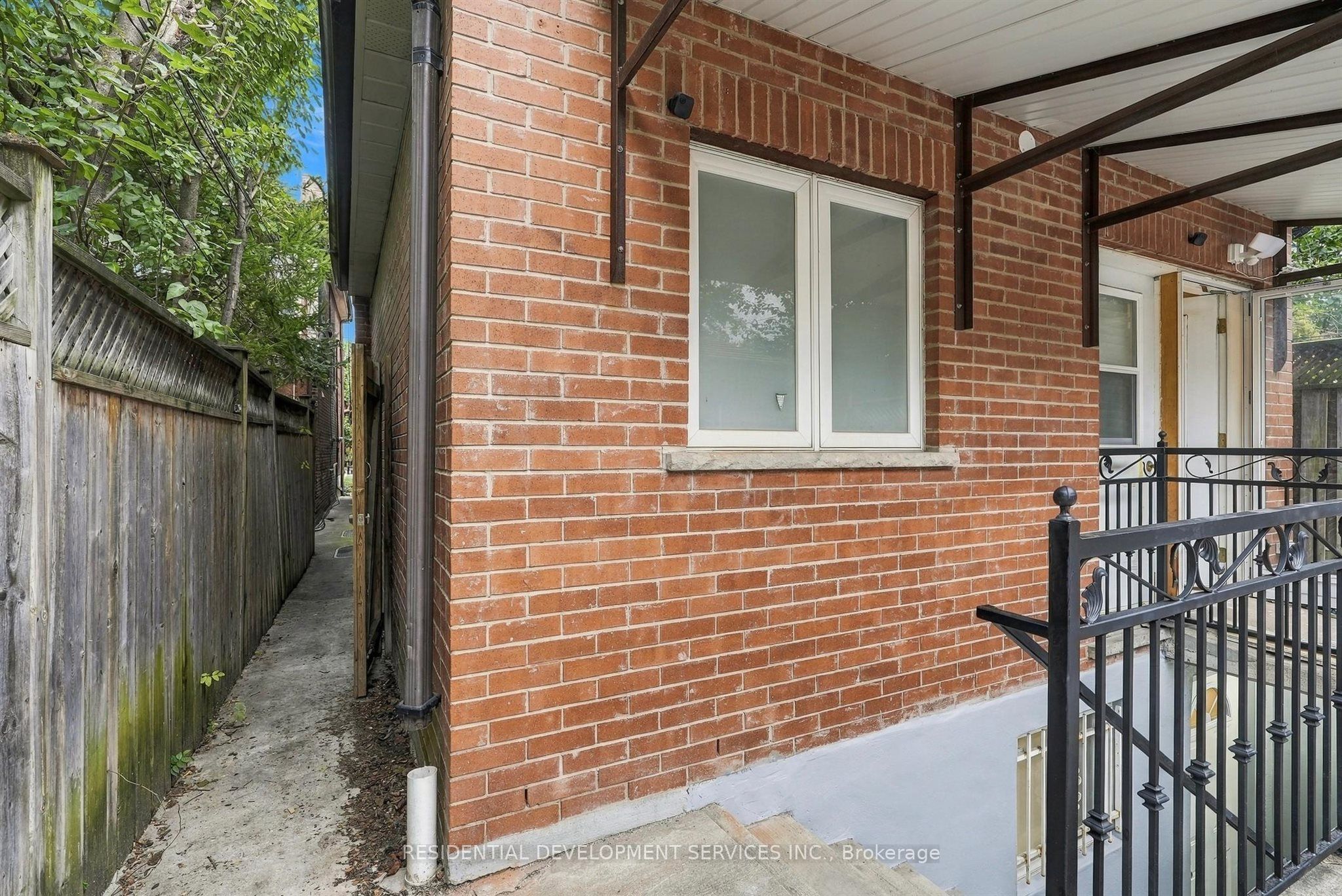 Unit BSMT - 270 Havelock Street, Toronto 3