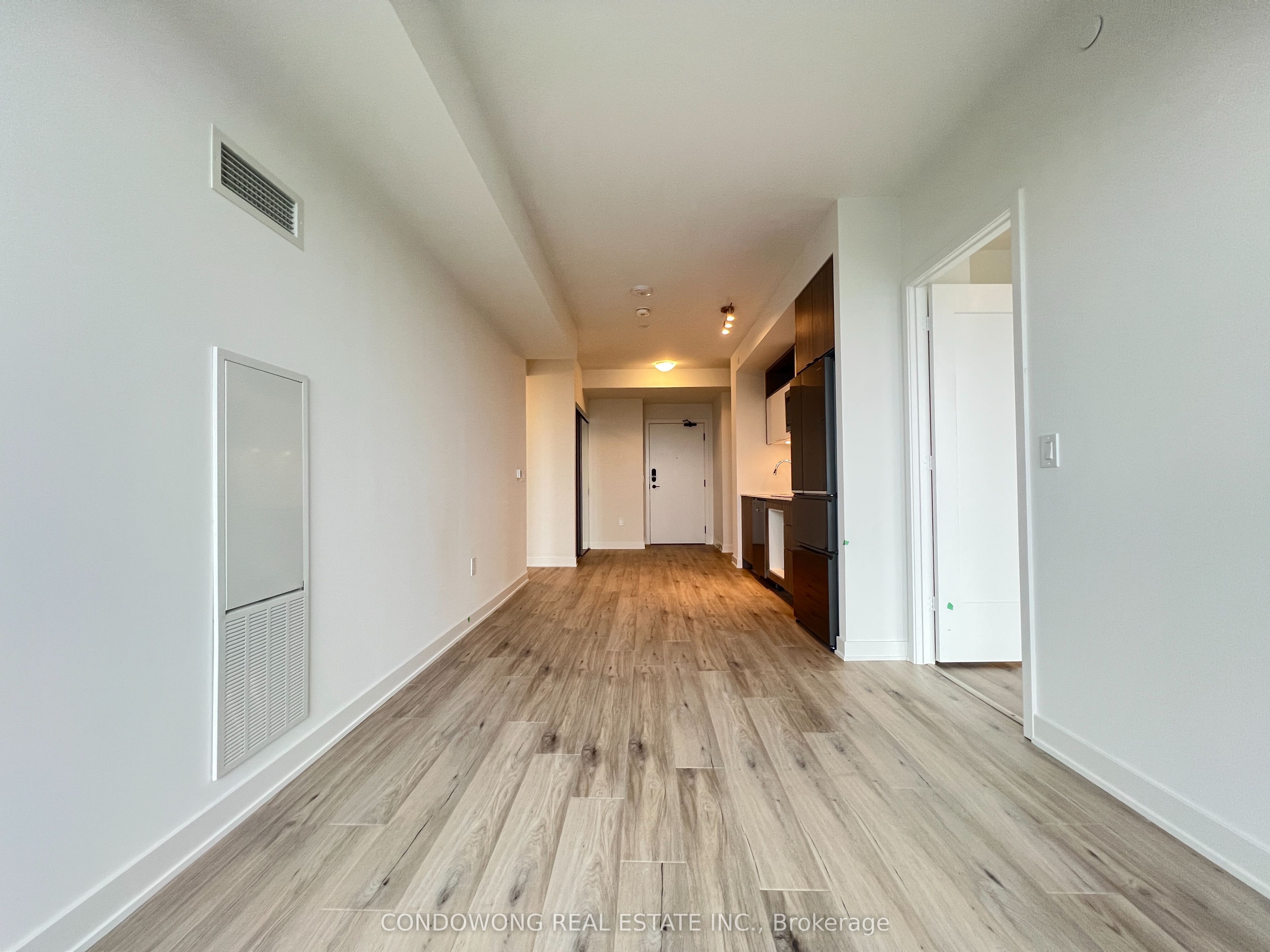 Unit 2603 - 70 Princess Street, Toronto 4