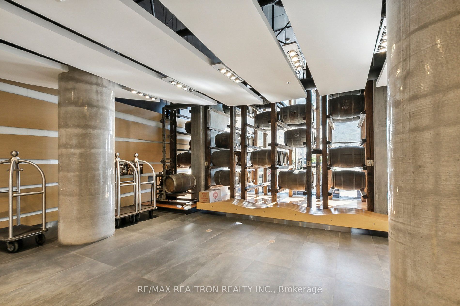 Unit 2304 - 390 Cherry Street, Toronto 4