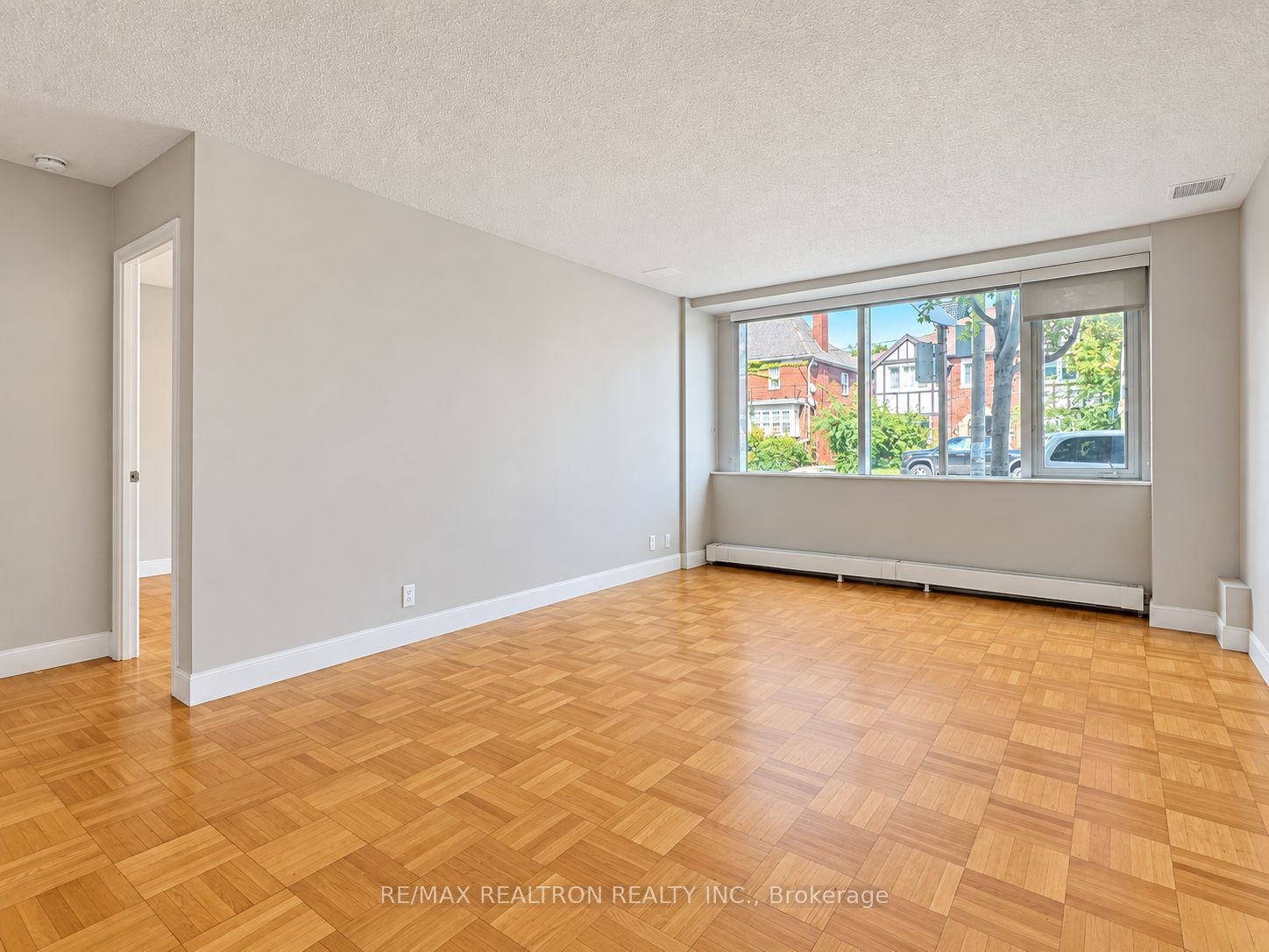 Unit 104 - 990 Avenue Road, Toronto 4