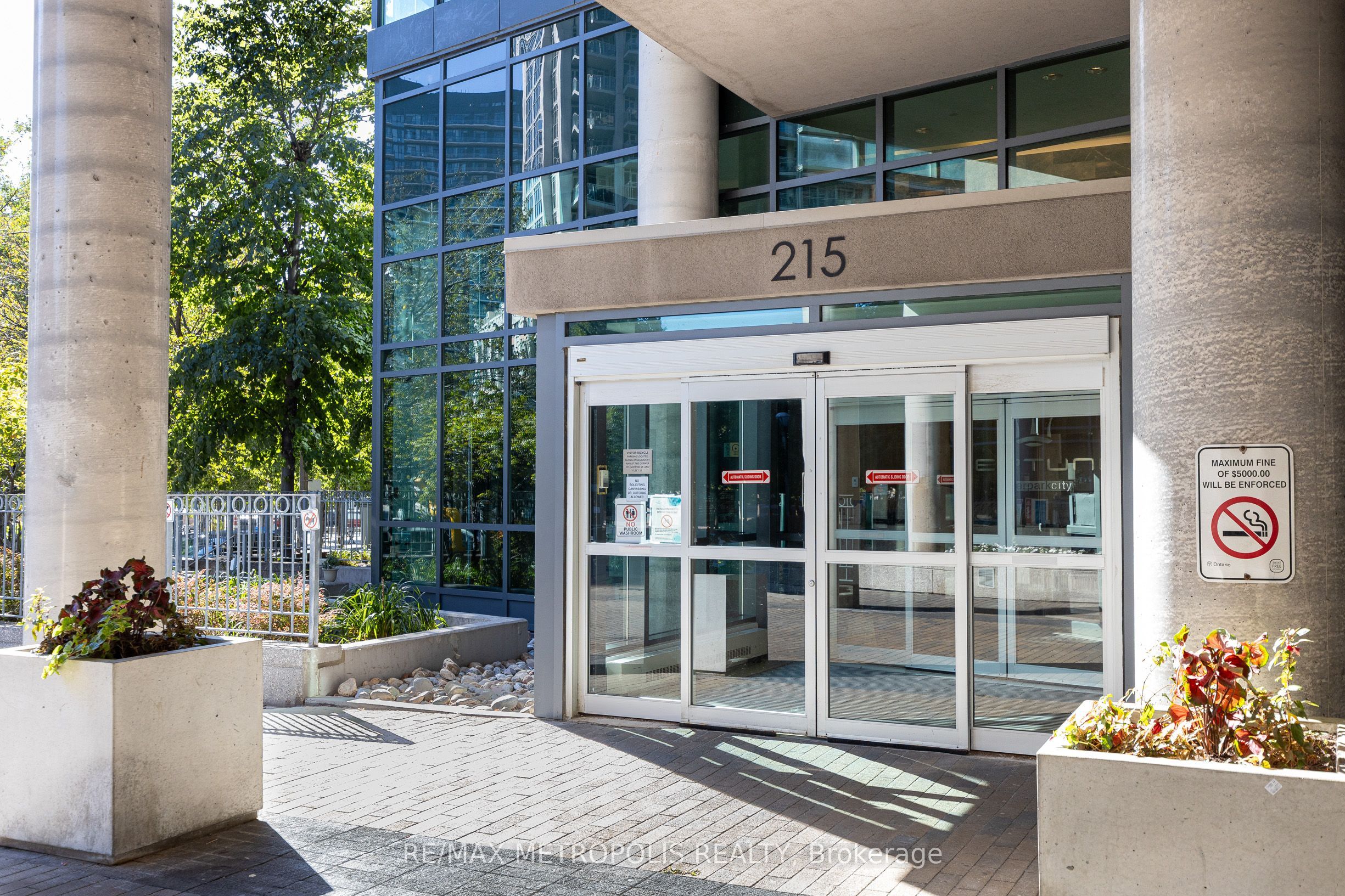 Unit 208 - 215 Fort York Boulevard, Toronto 4
