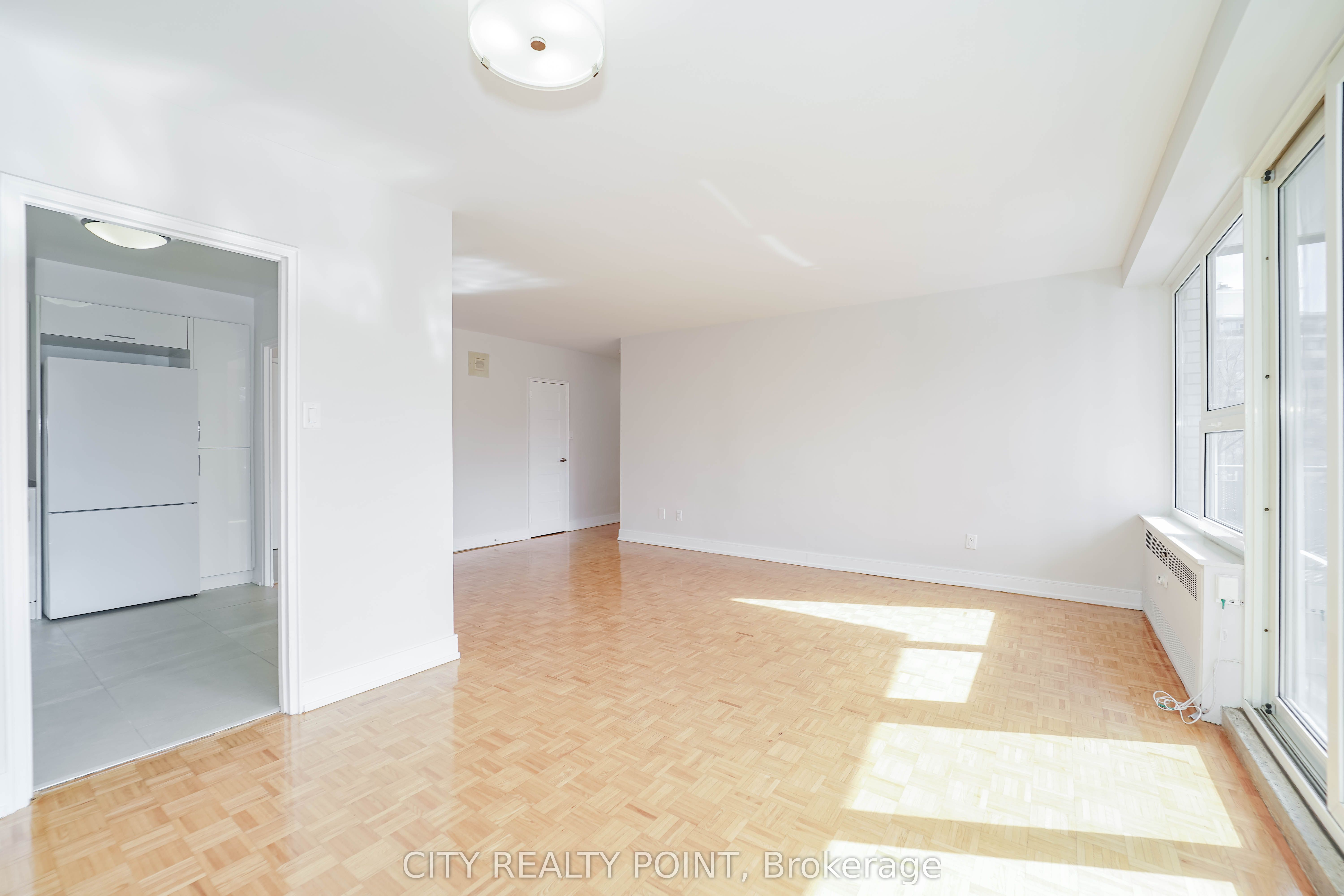 Unit 507 - 10 Shallmar Boulevard, Toronto 5