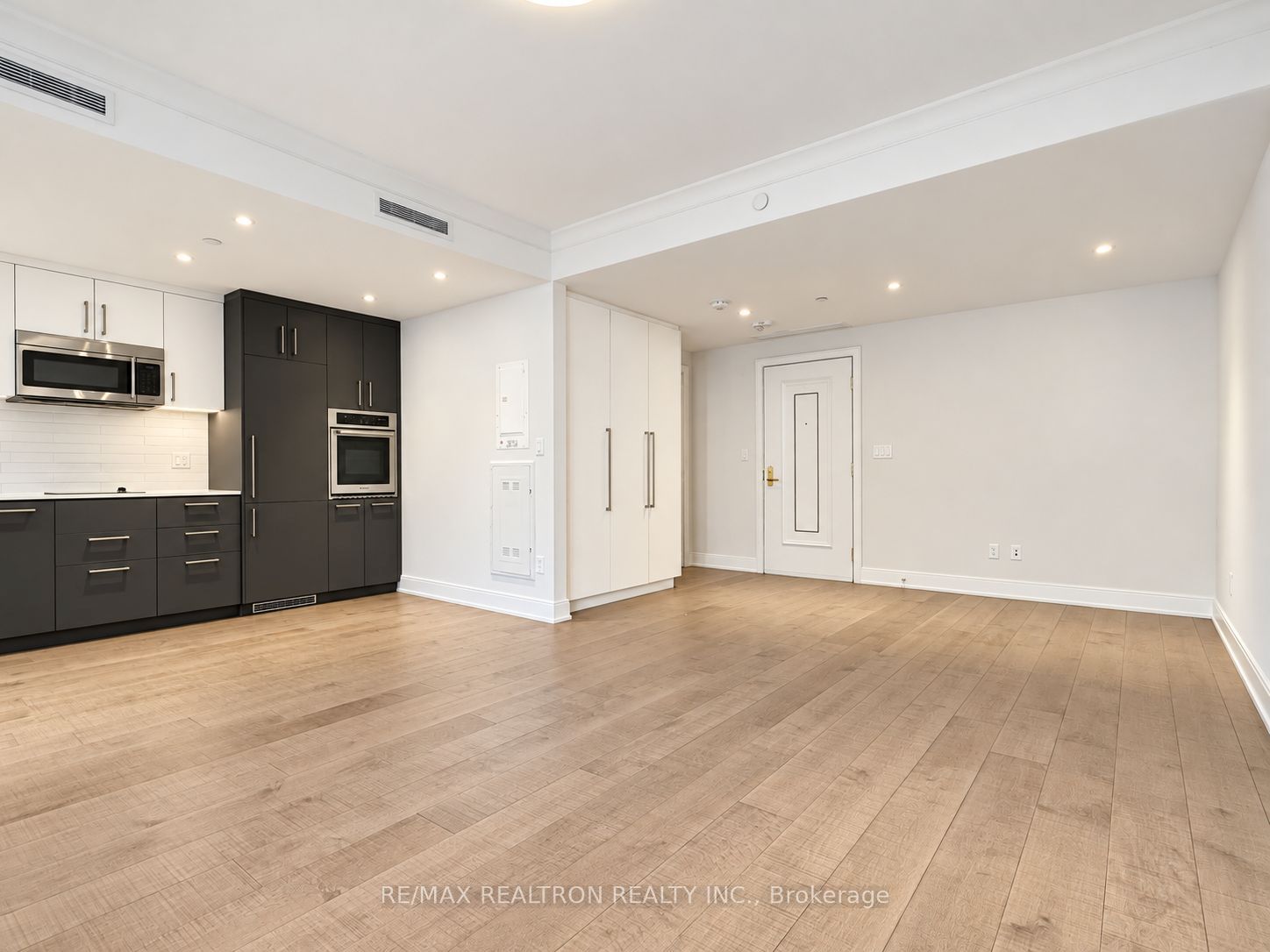 Unit 107 - 2 Clarendon Avenue, Toronto 4