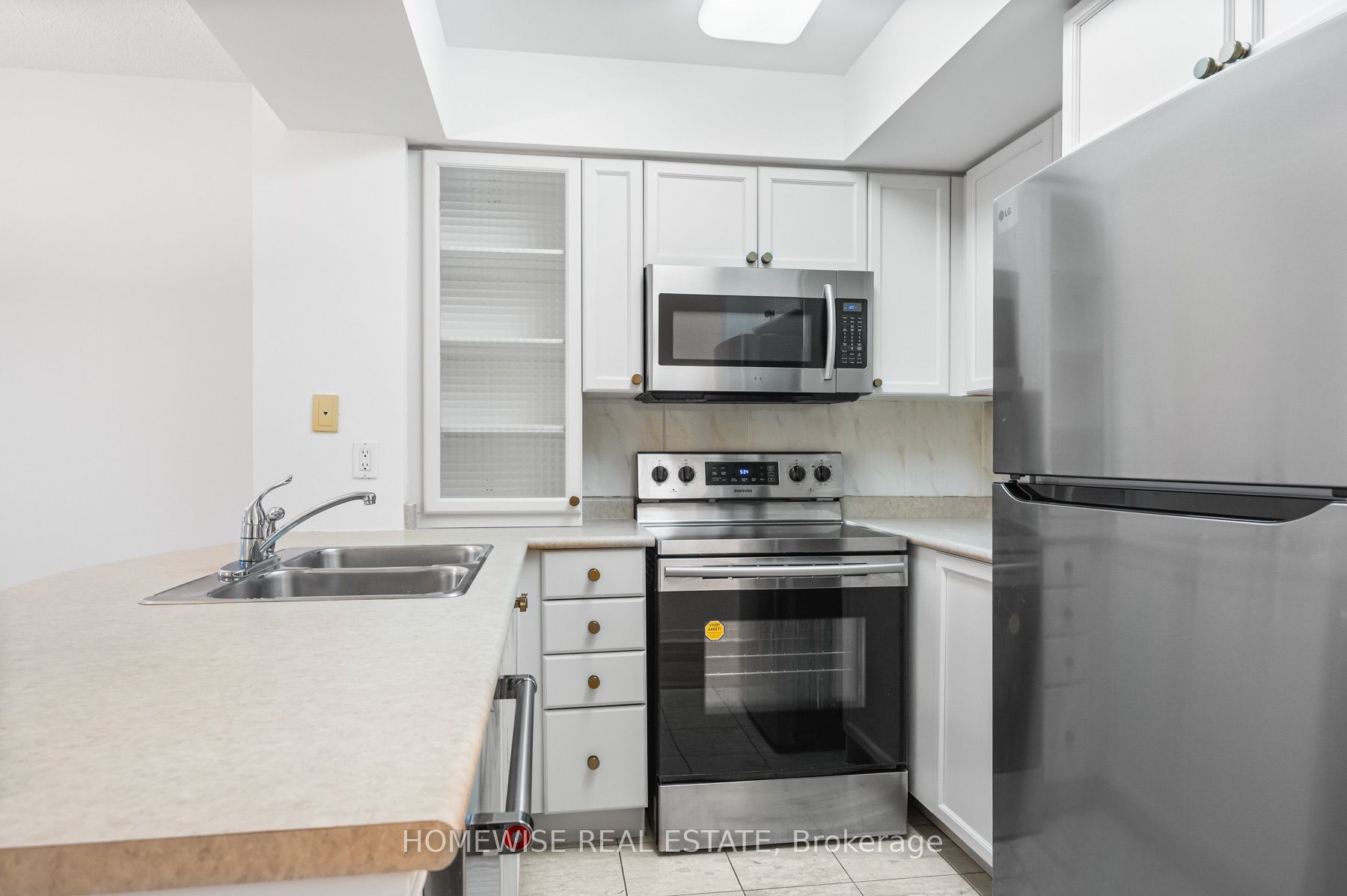 Unit 601 - 388 Bloor Street E, Toronto 4