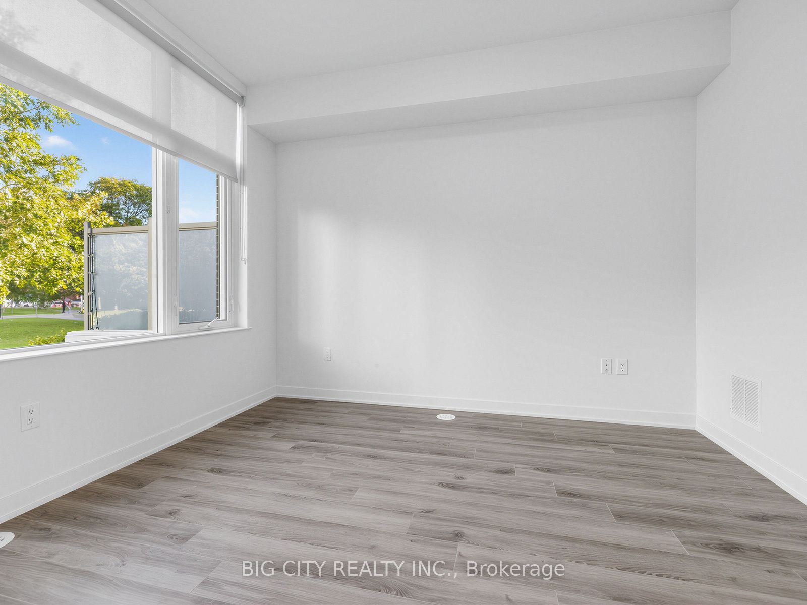 Unit 4 - 123 Parkway Forest Drive, North York 5