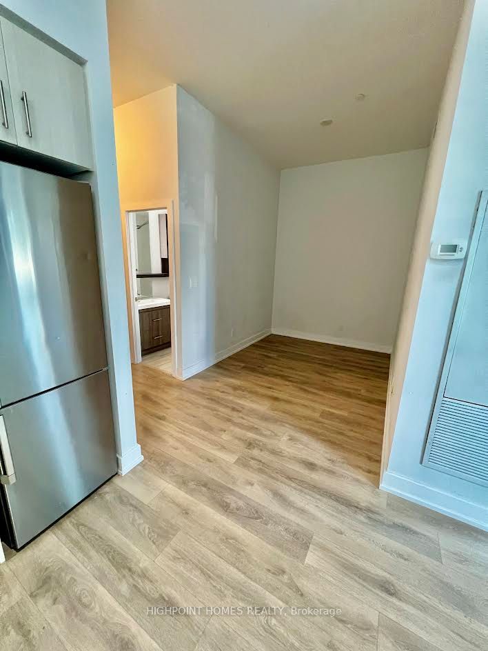 Unit 105 - 150 Fairview Mall Drive, North York 4