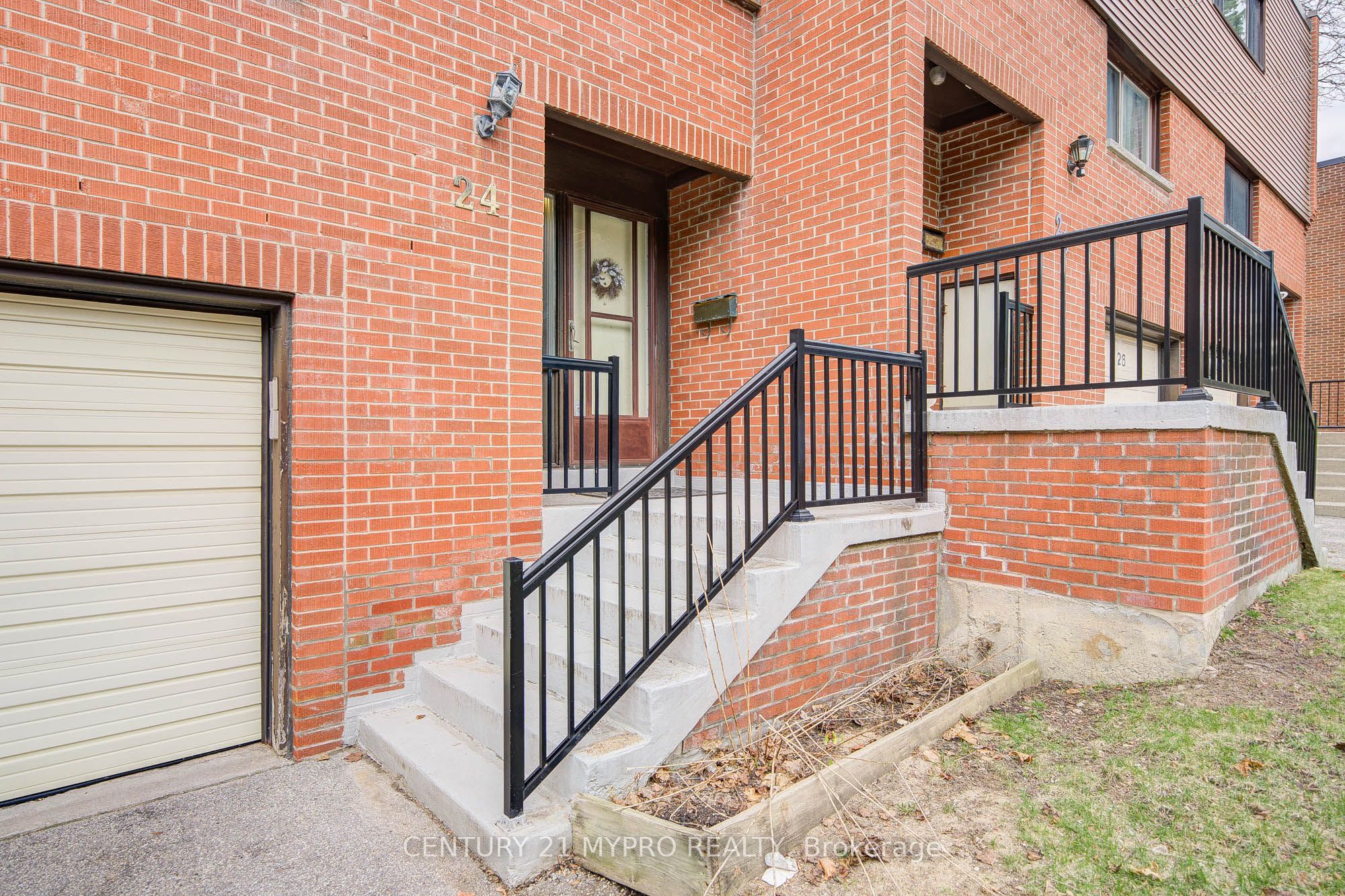 24 Song Meadoway, North York 2