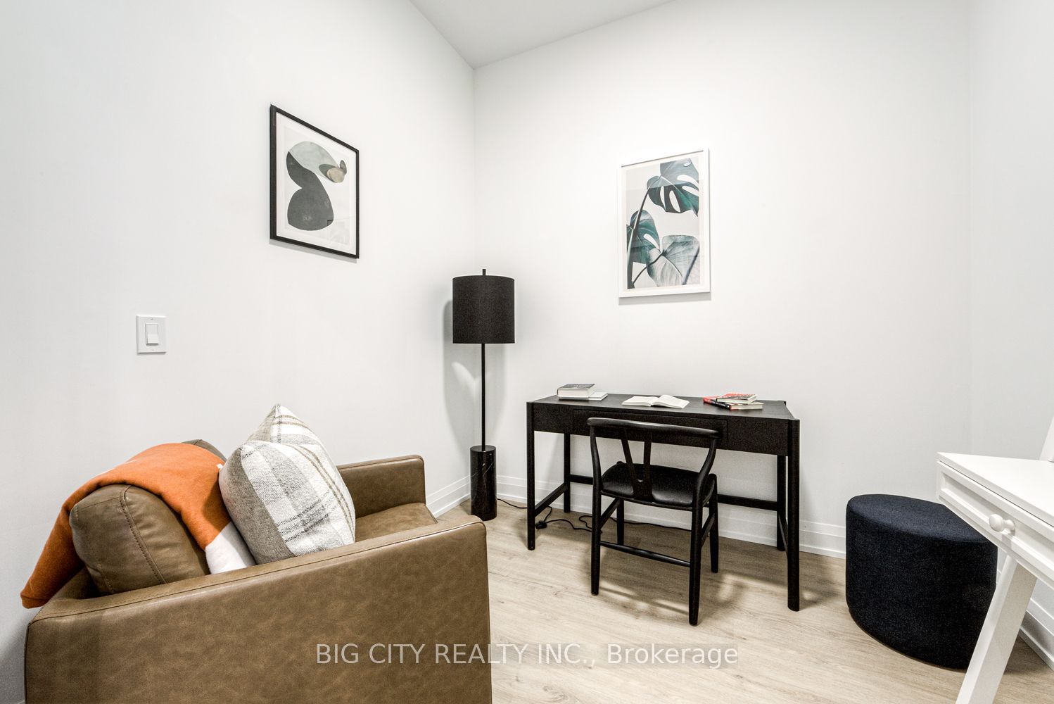 Unit 205 - 36 Brentcliffe Road, Toronto 4