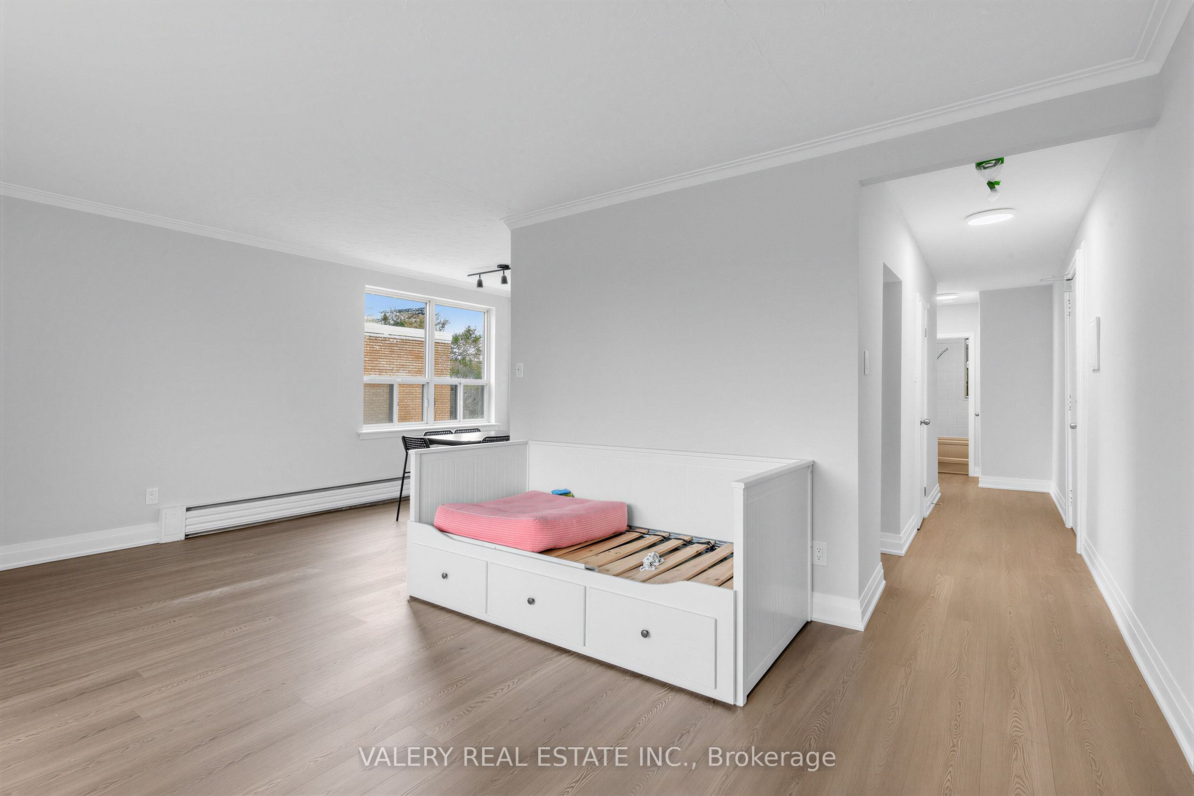 Unit 5 - 12 Westgate Boulevard, Toronto 2