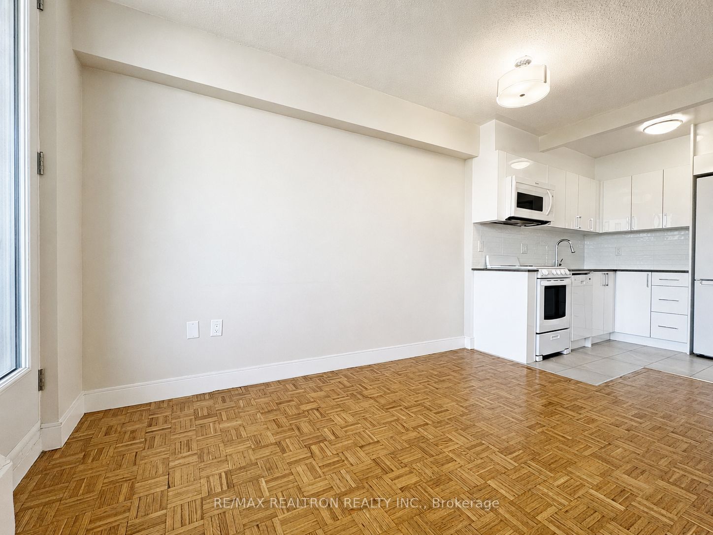 Unit 907 - 1500 Bathurst Street, Toronto 5