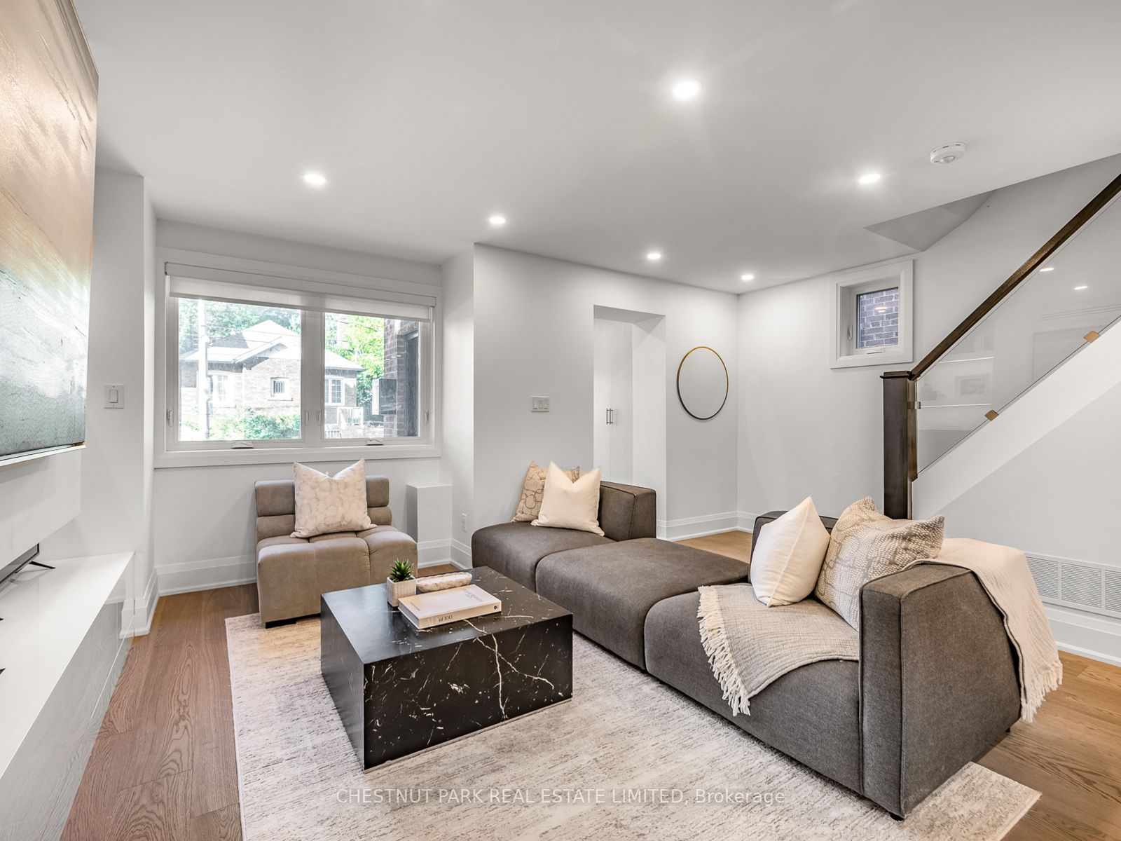 629 Duplex Avenue, Toronto 5