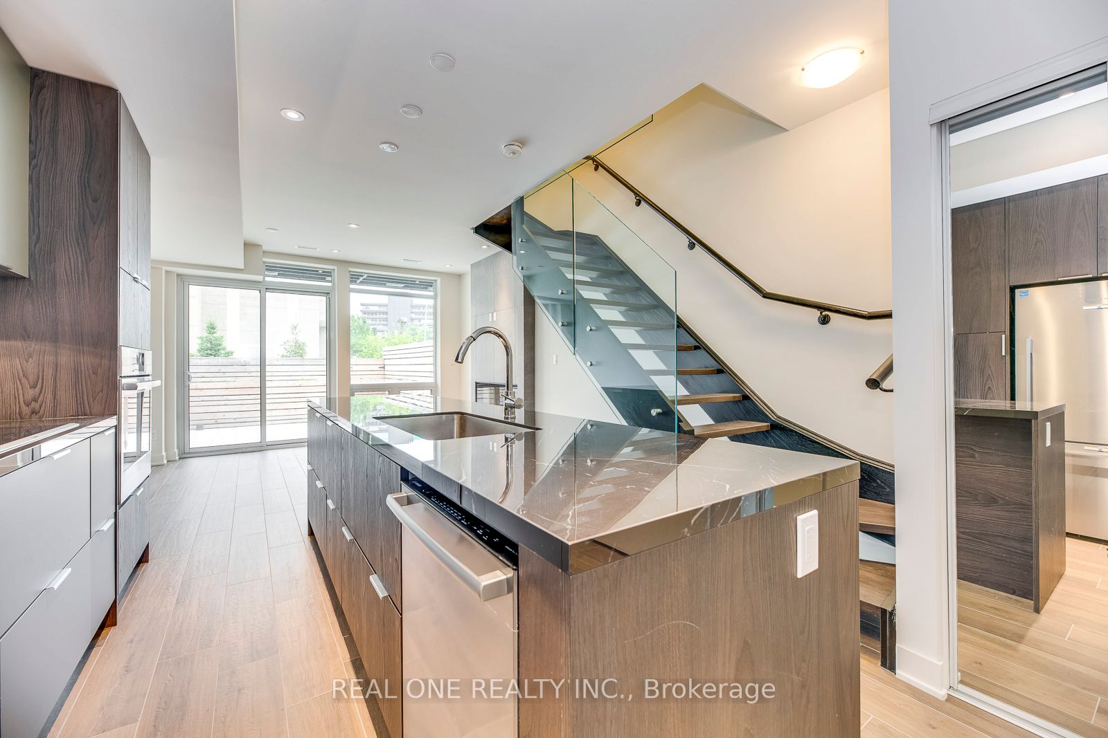 42 Sonic Way, Toronto 5