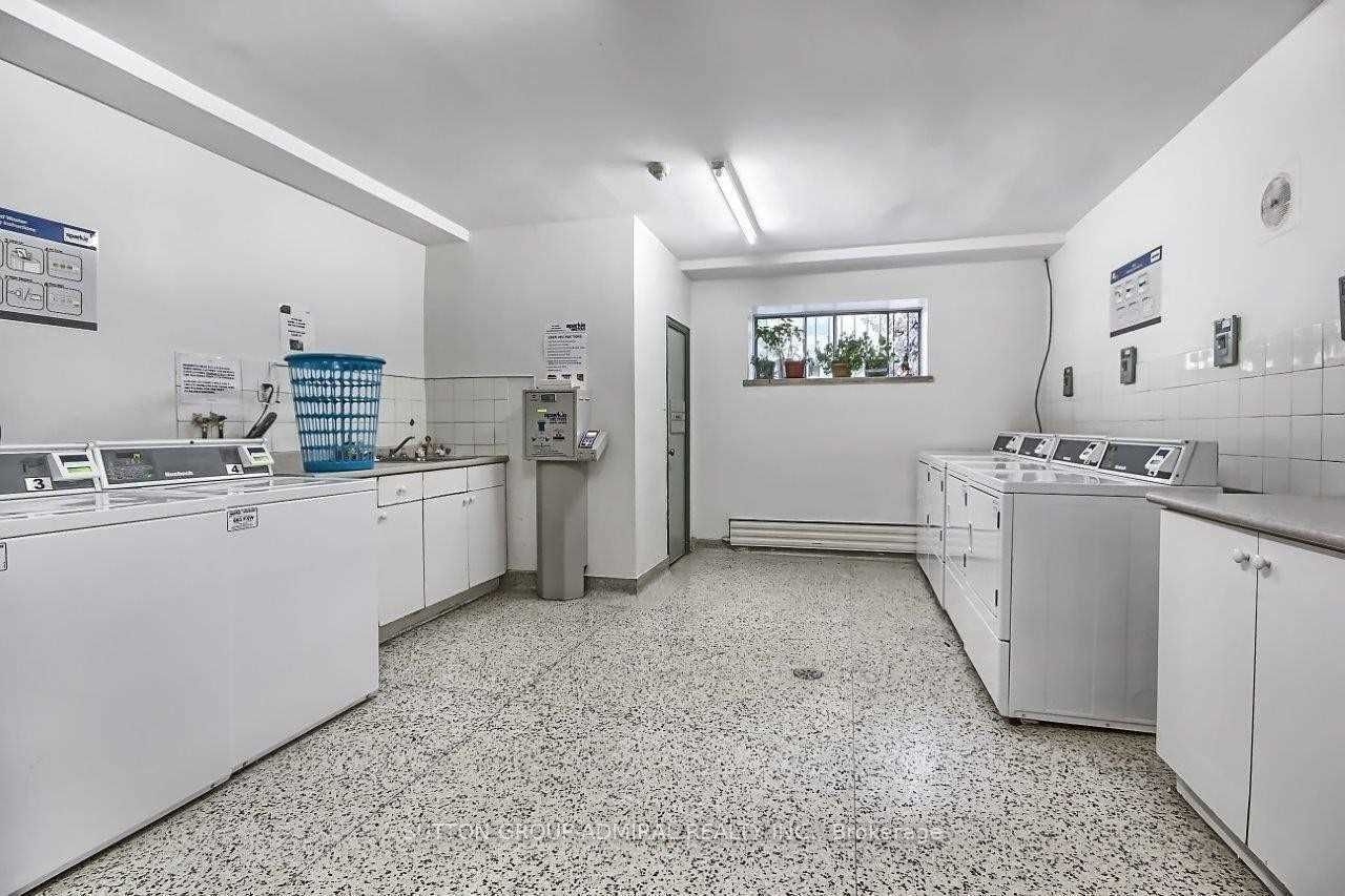 Unit 108 - 8 Kingsbridge Circuit S, North York 2