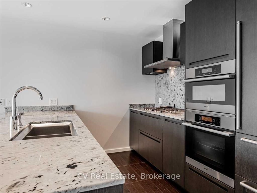 Unit 4604 - 180 University Avenue, Toronto 4