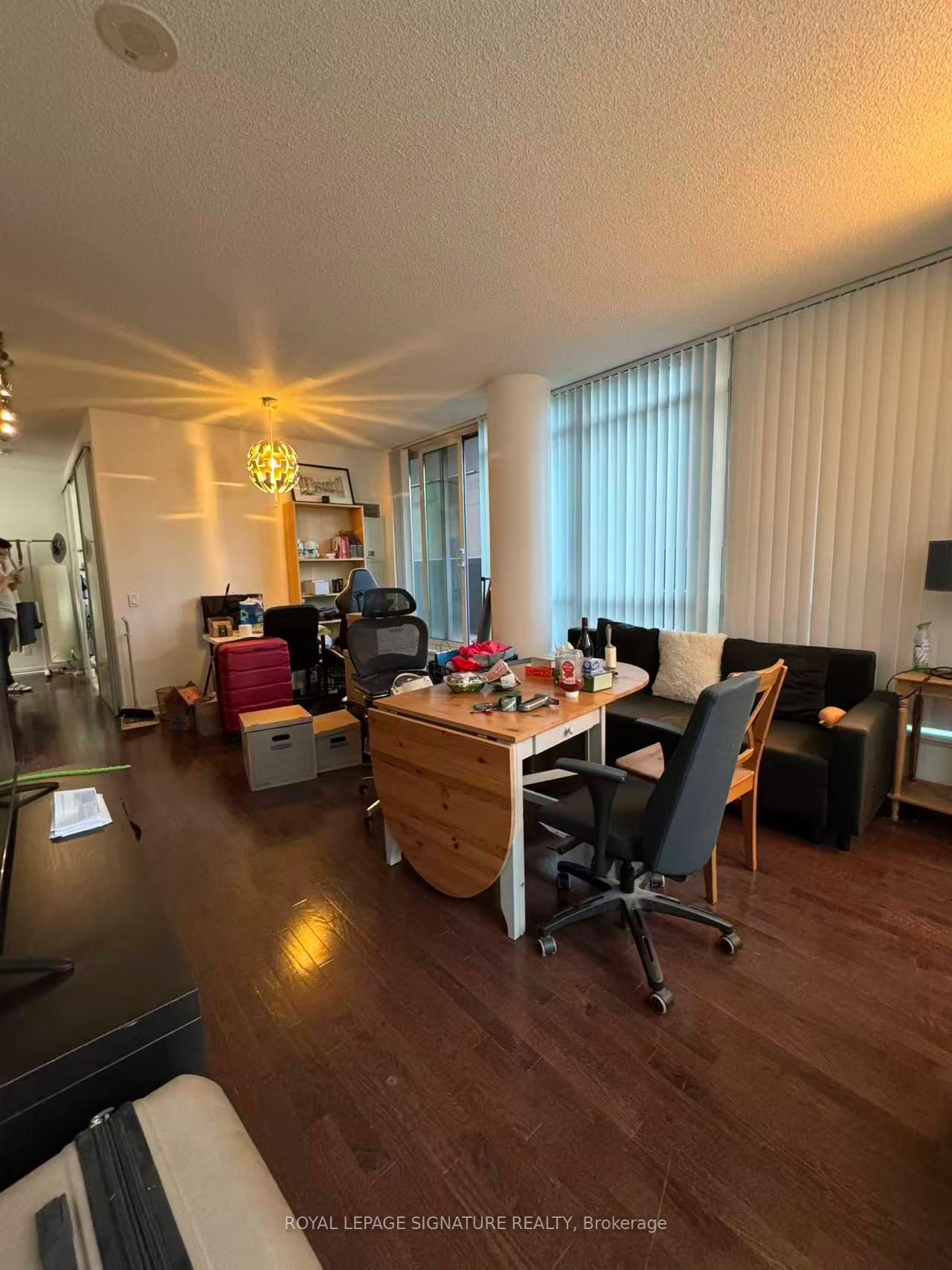 Unit 410 - 770 Bay Street, Toronto 5