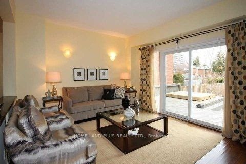 55 Marmot Street, Toronto 4
