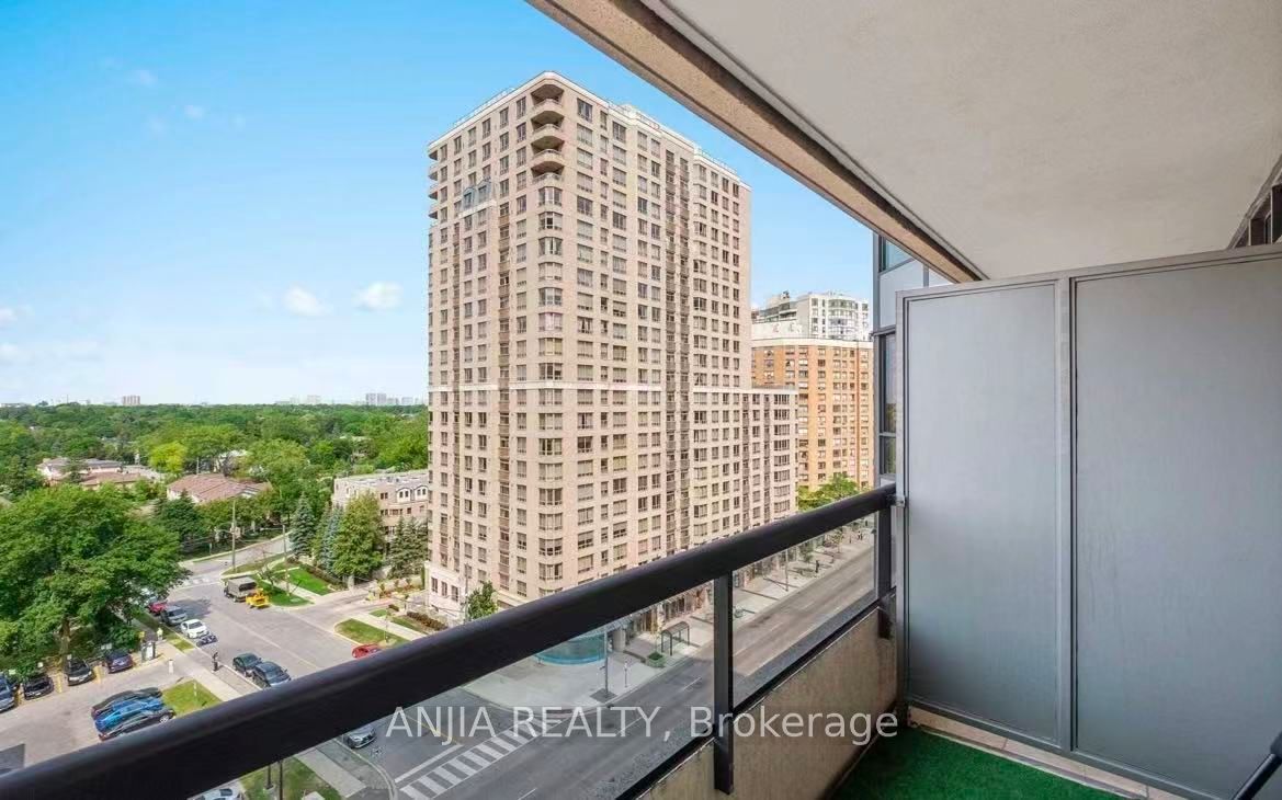 Unit 903 - 5 Northtown Way, North York 4