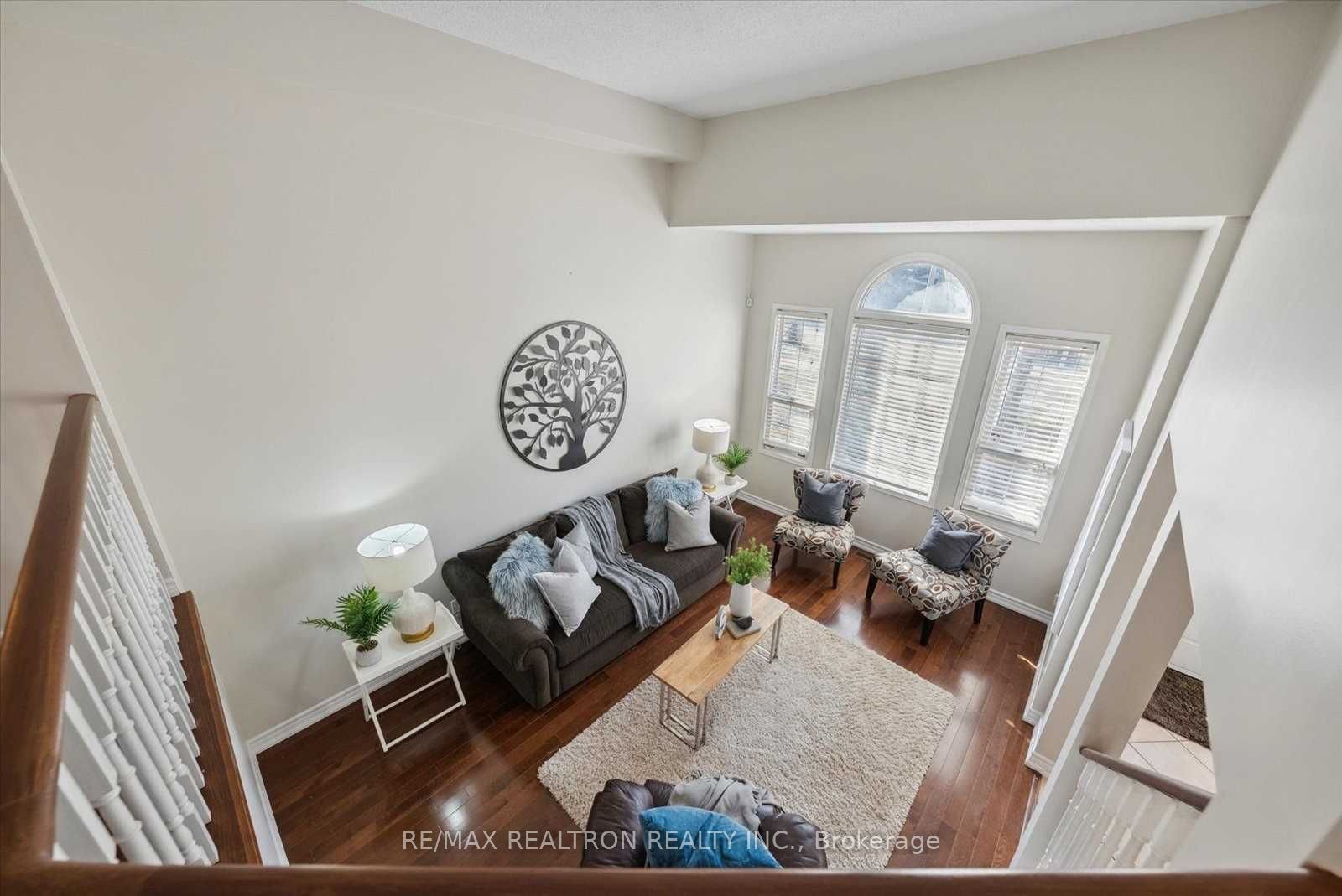 Unit Upper - 68 Flint Crescent, Whitby 4