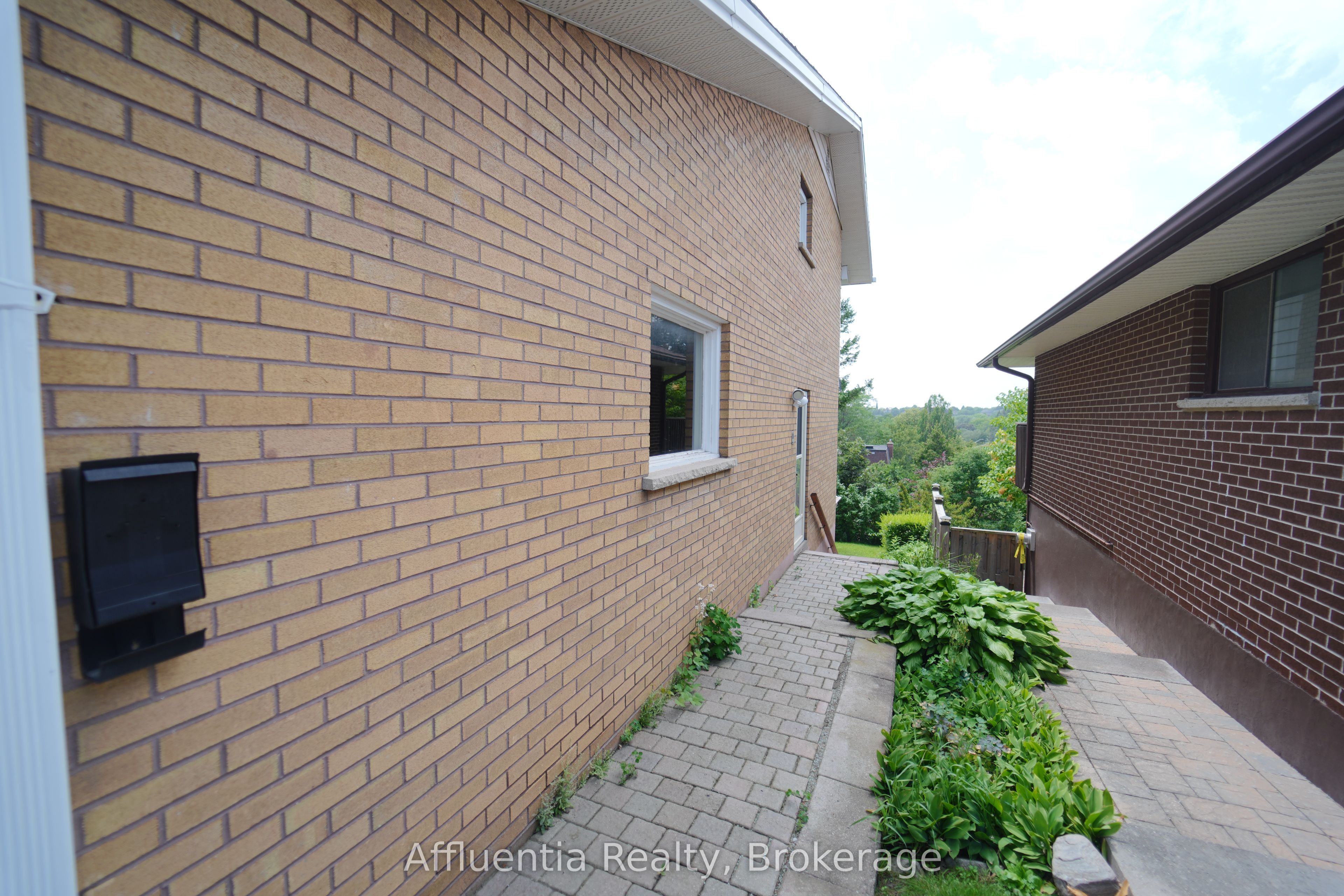 Unit Lower Unit - 480 Elizabeth Street, Oshawa 2