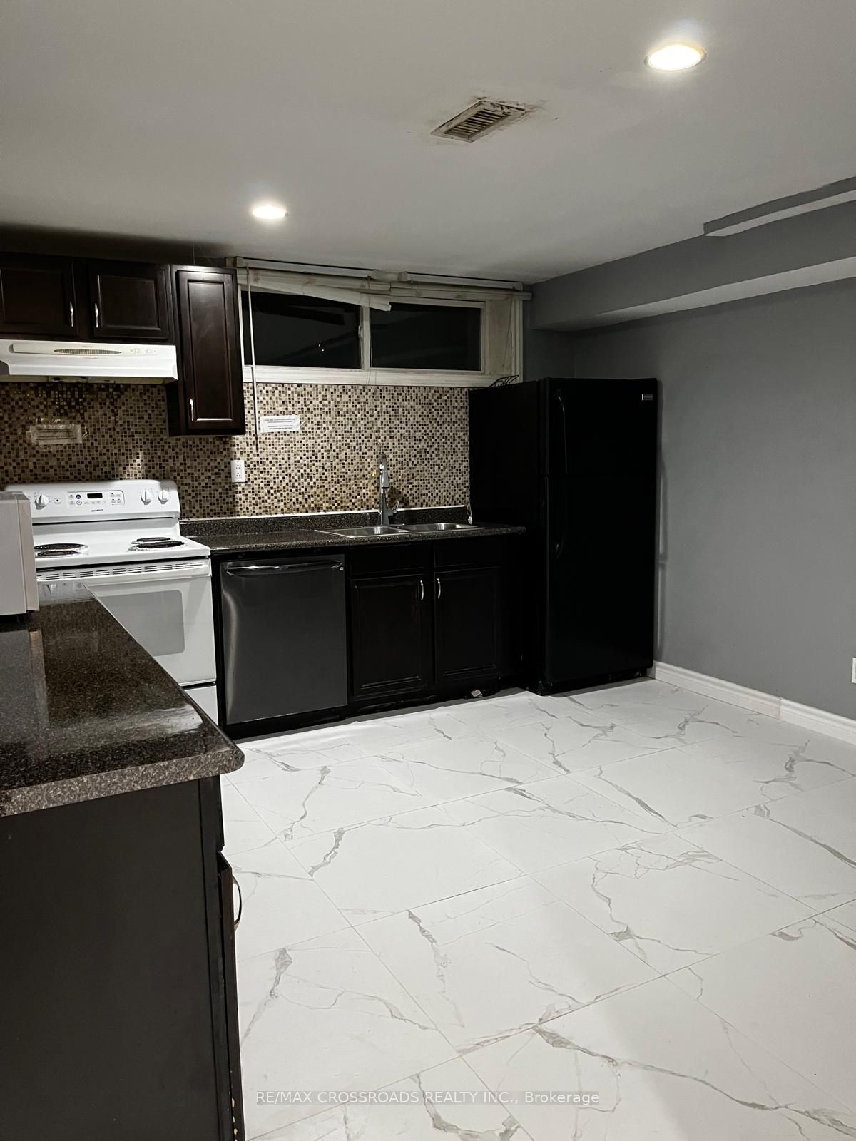 Unit Basement - 44 Romulus Apartment Drive, Scarborough 3